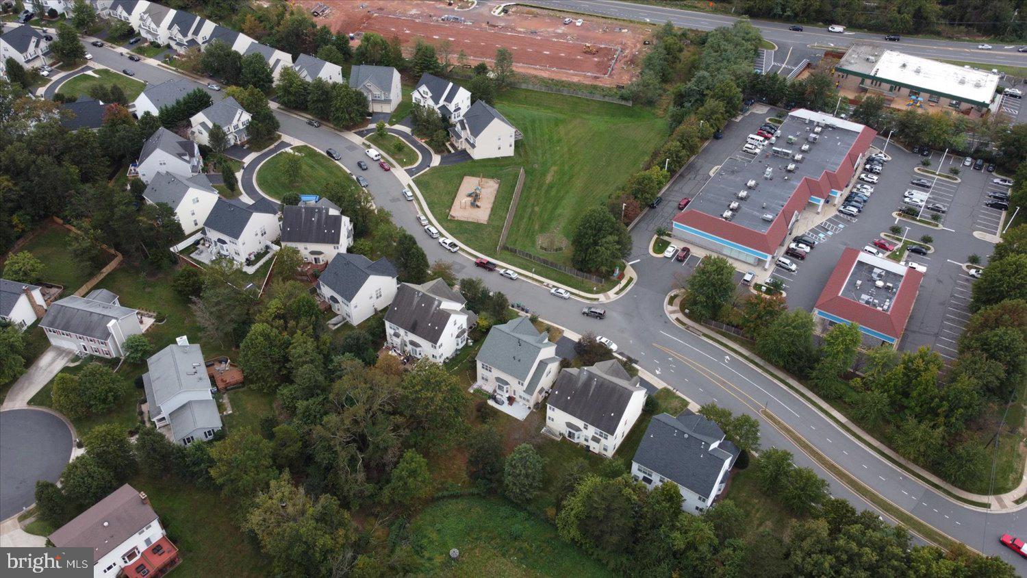 LOCHEWOOD - Residential Lease