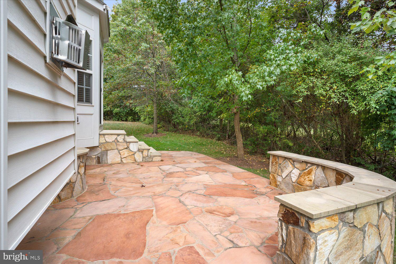 LOCHEWOOD - Residential Lease