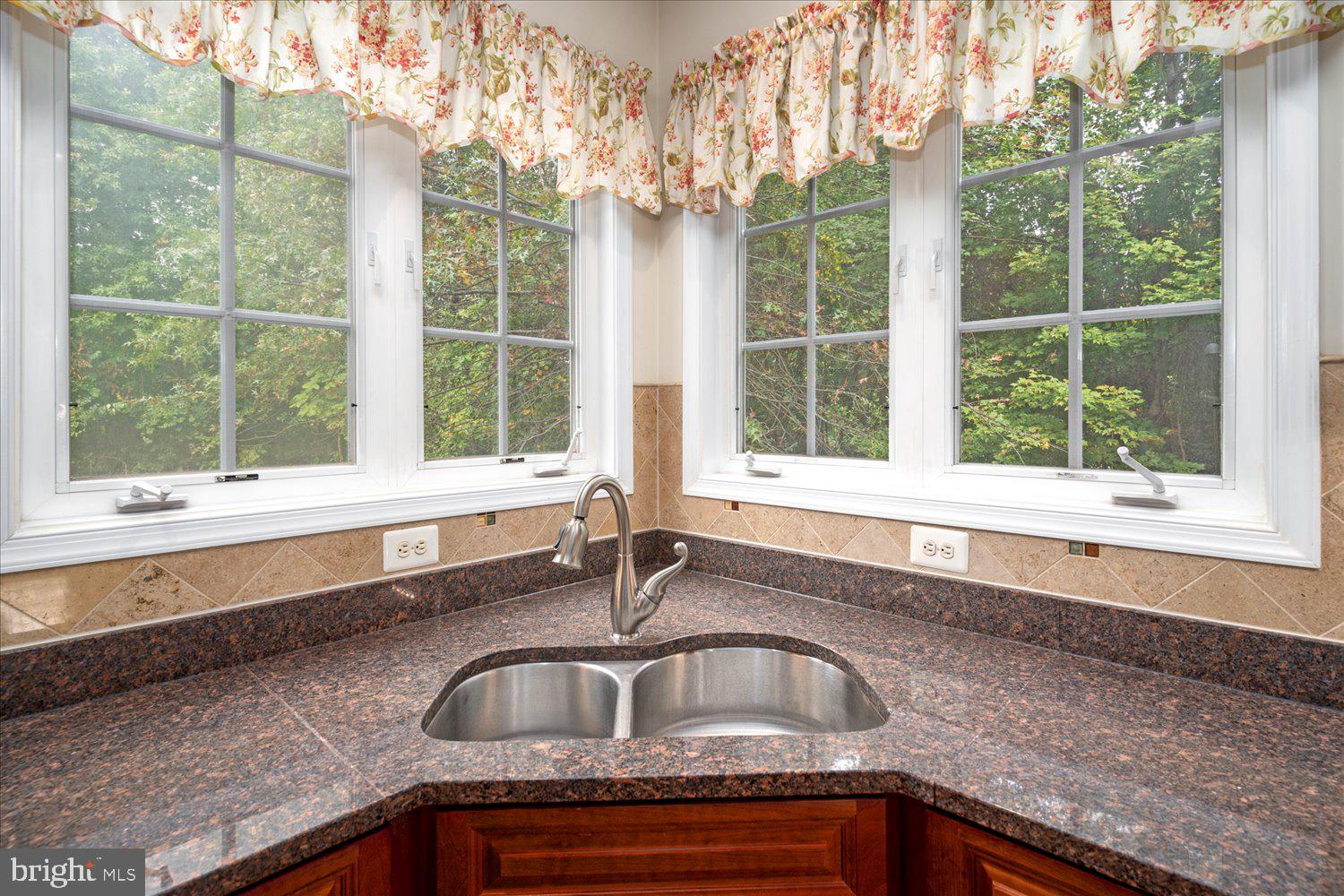 LOCHEWOOD - Residential Lease