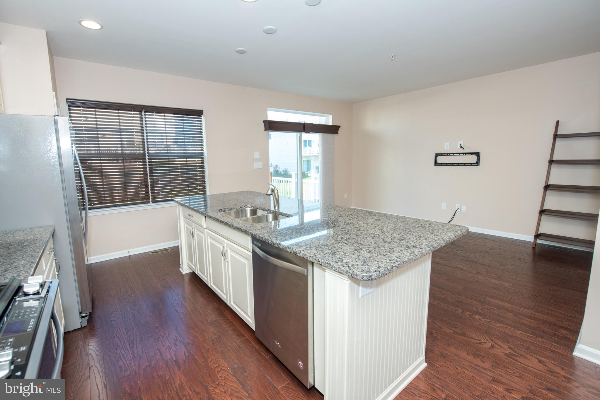 HIGH GROVE - Residential Lease