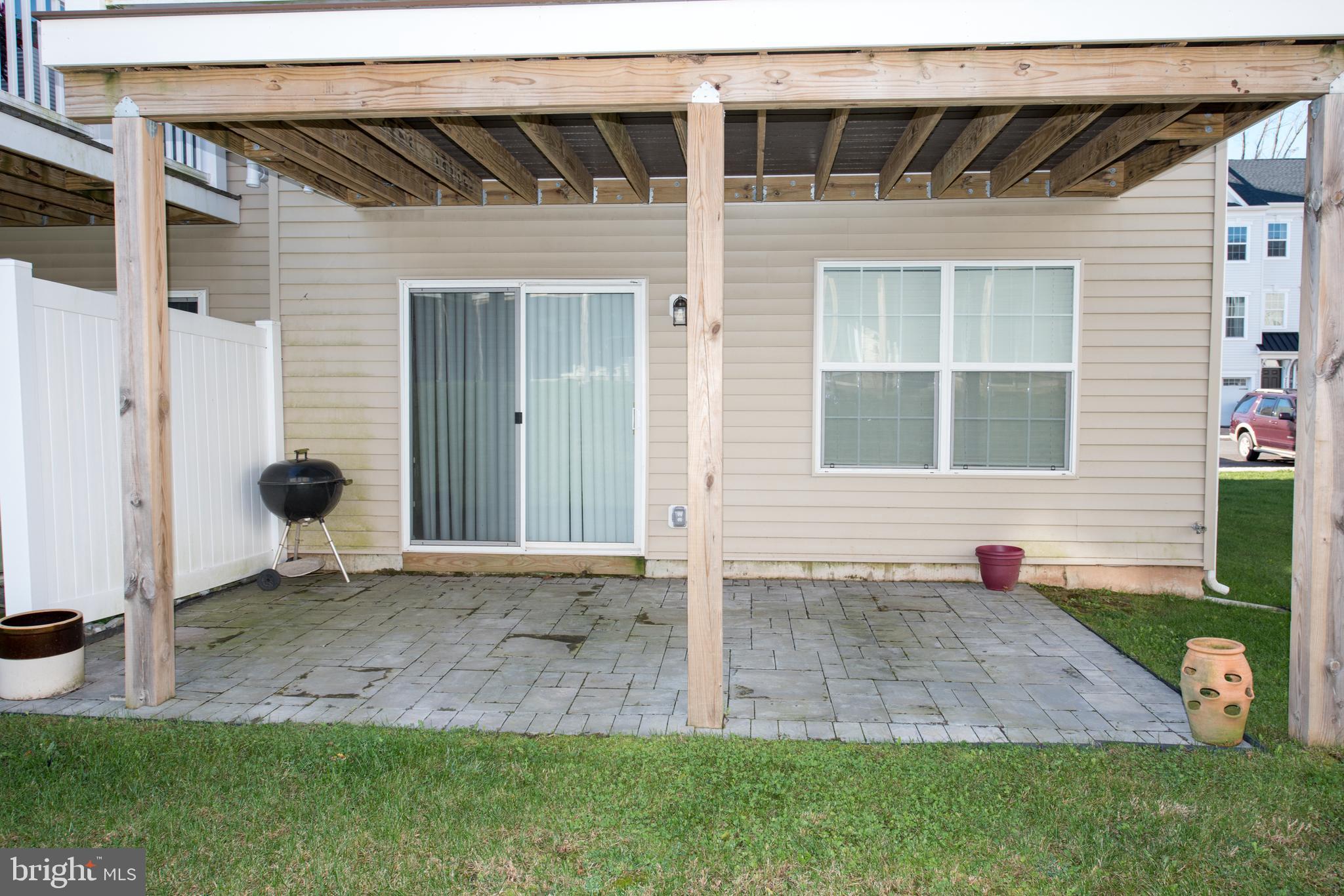 HIGH GROVE - Residential Lease