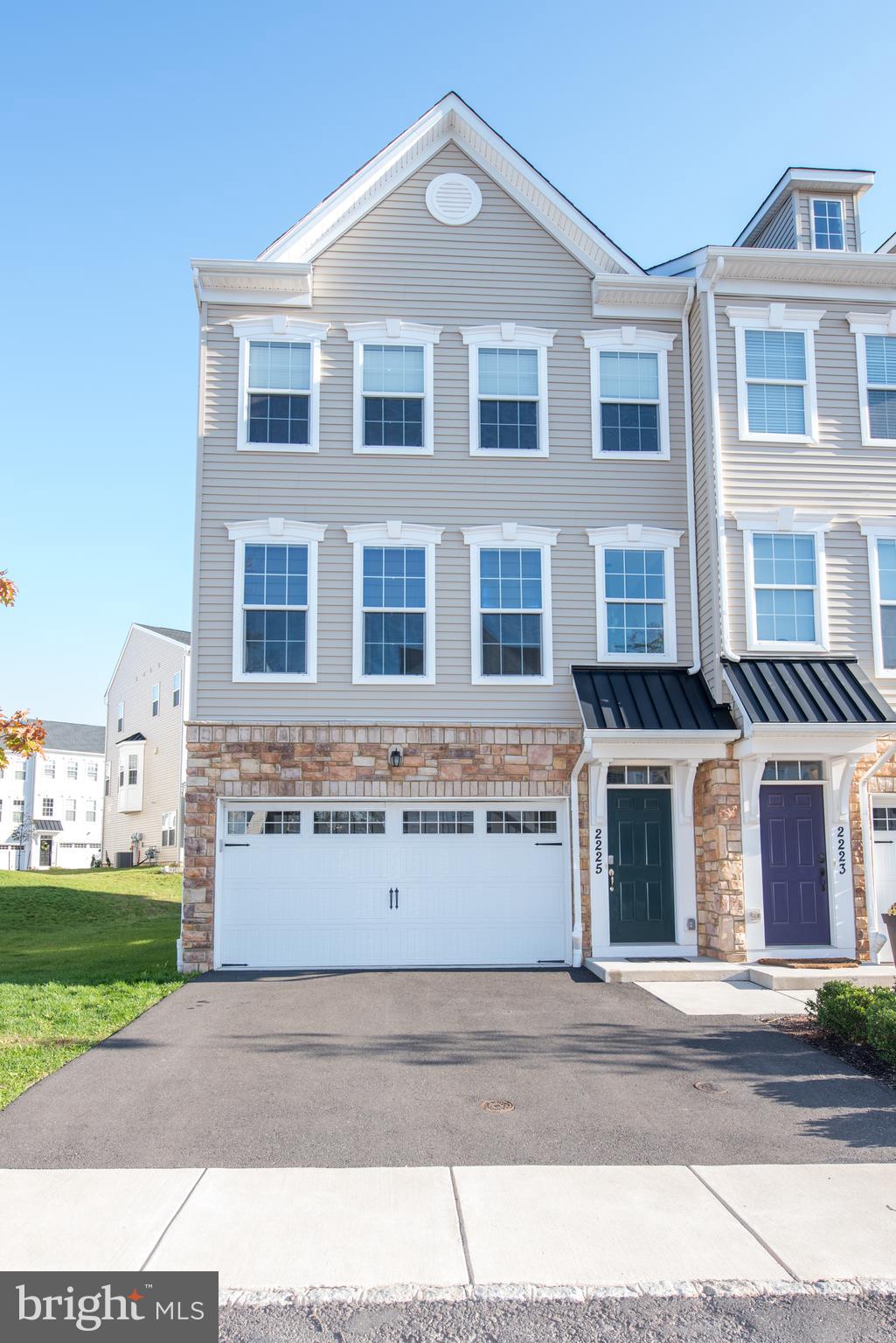 HIGH GROVE - Residential Lease