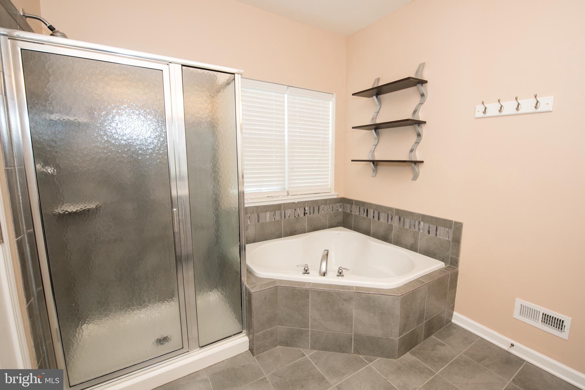 HIGH GROVE - Residential Lease