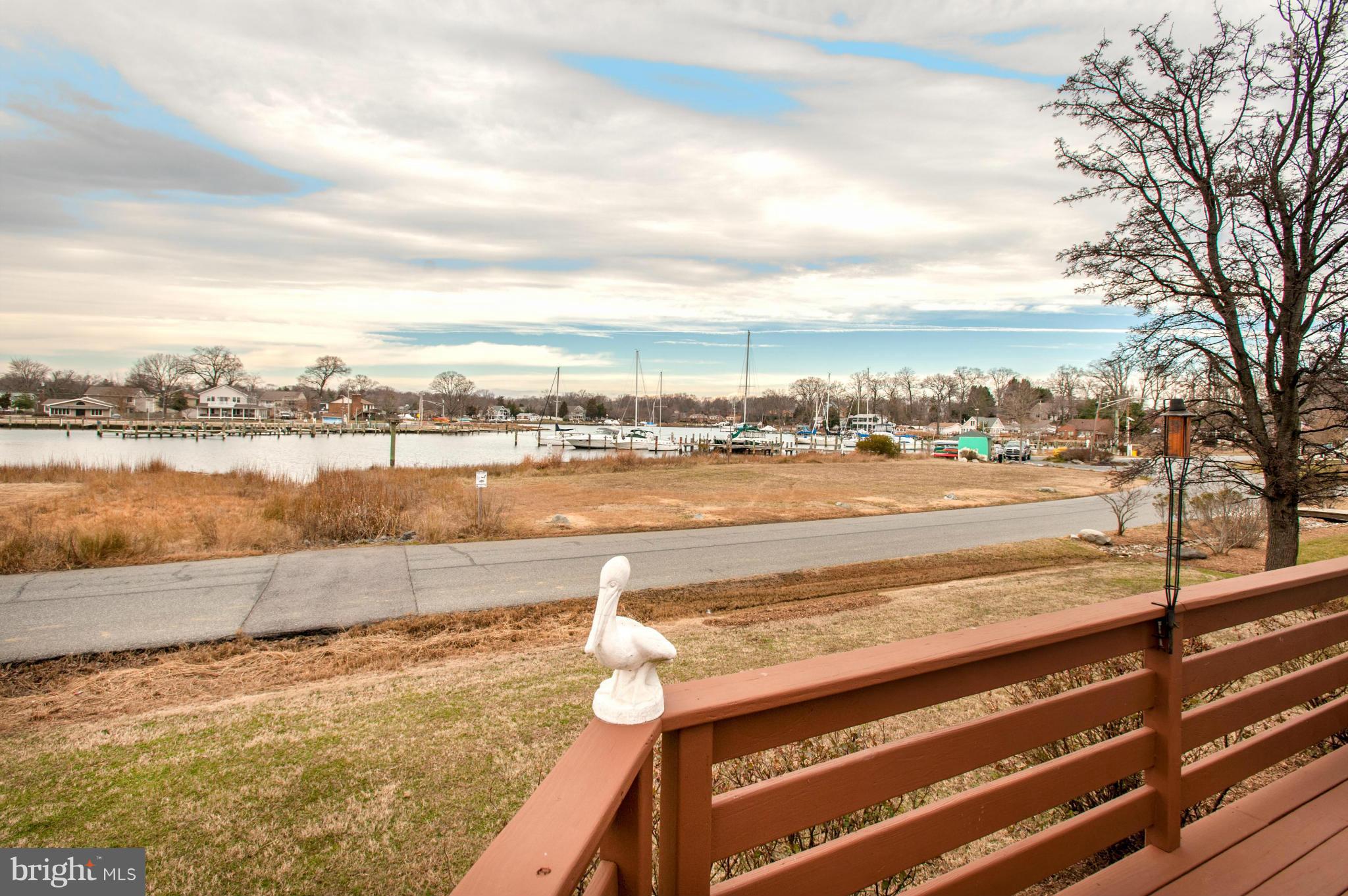 WOODLAND BEACH - Residential