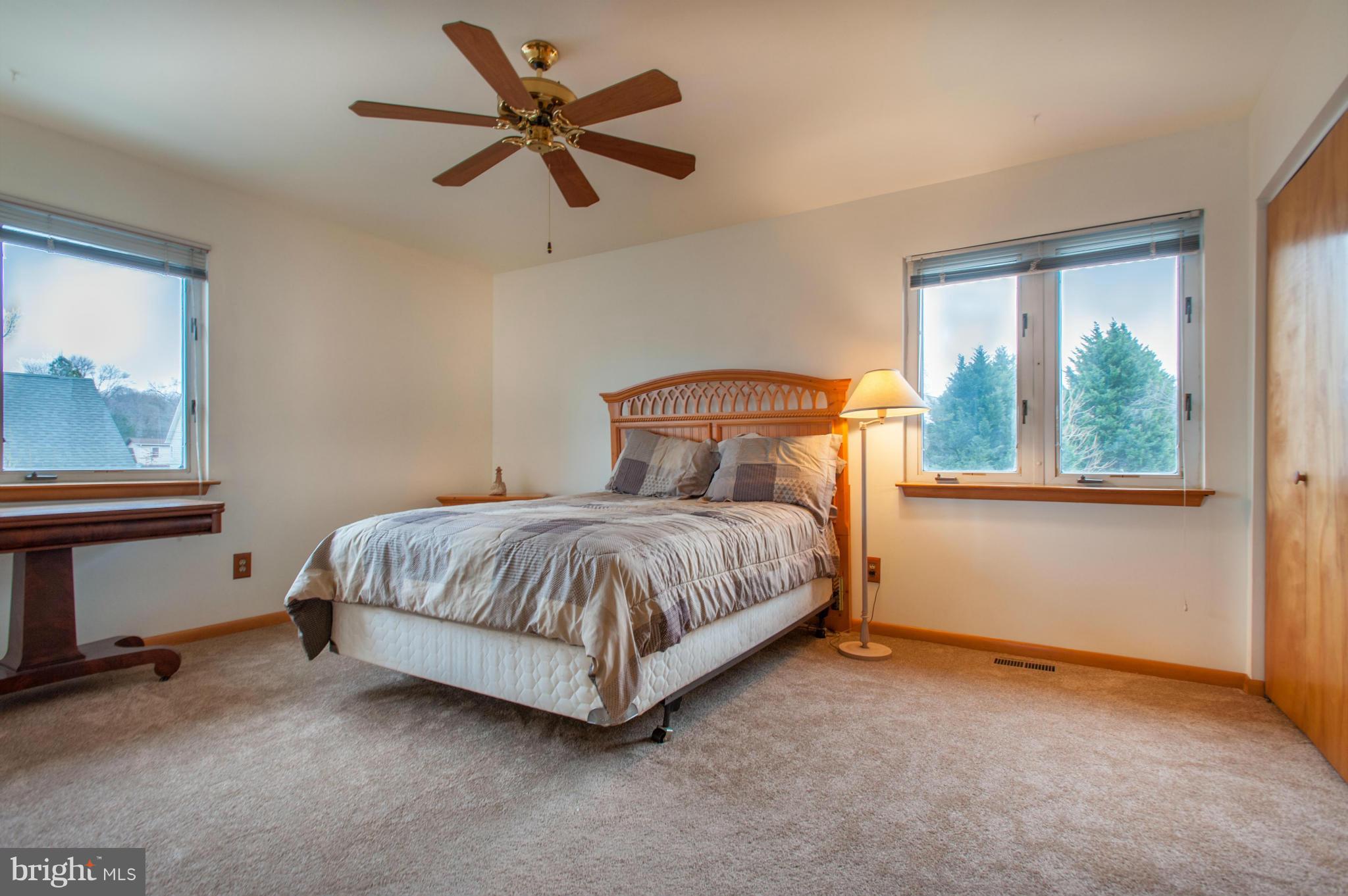 WOODLAND BEACH - Residential