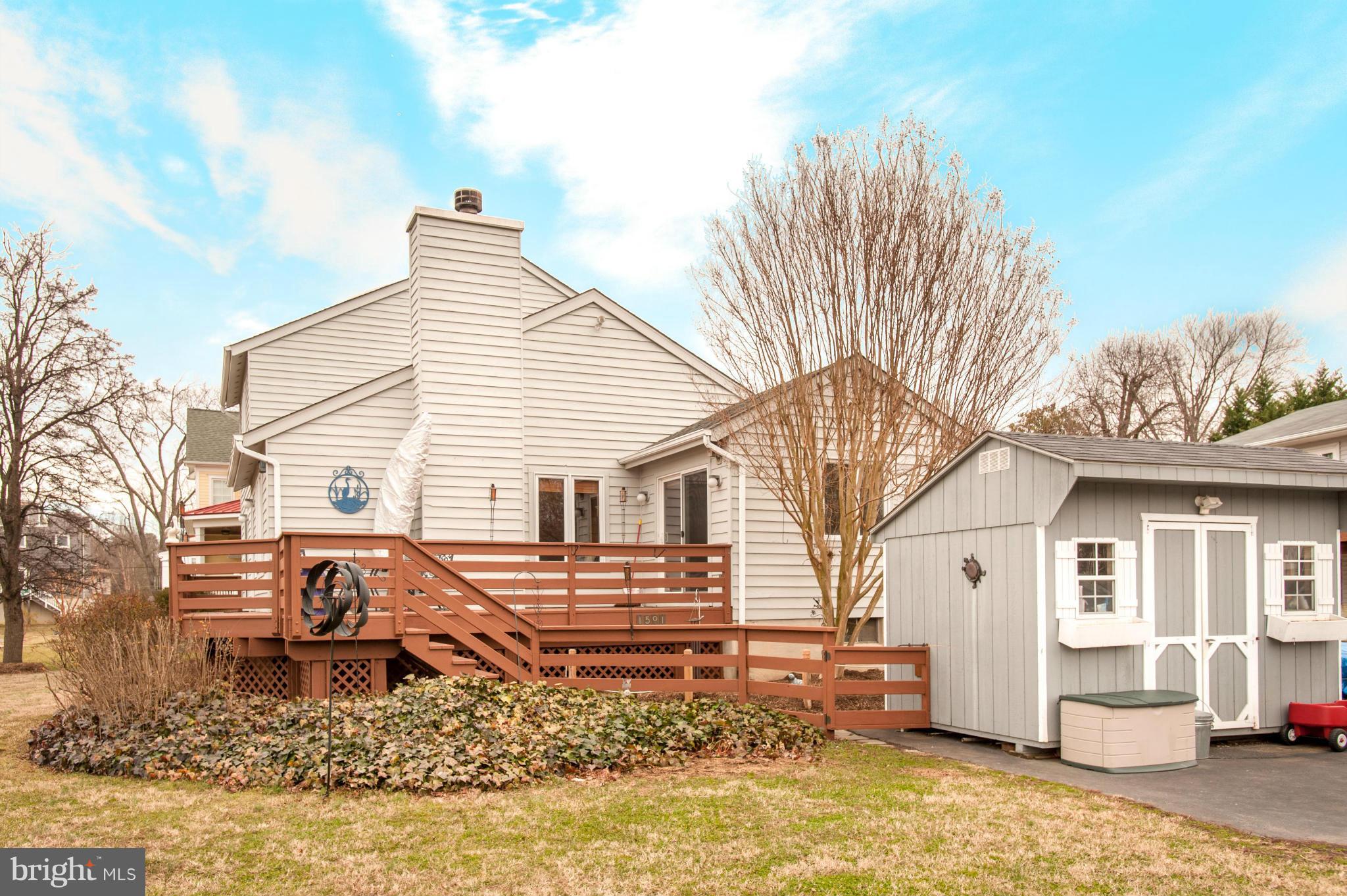 WOODLAND BEACH - Residential