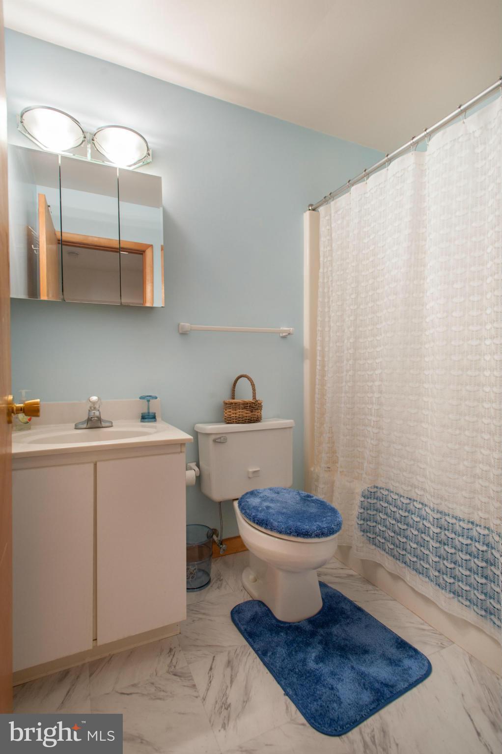 WOODLAND BEACH - Residential