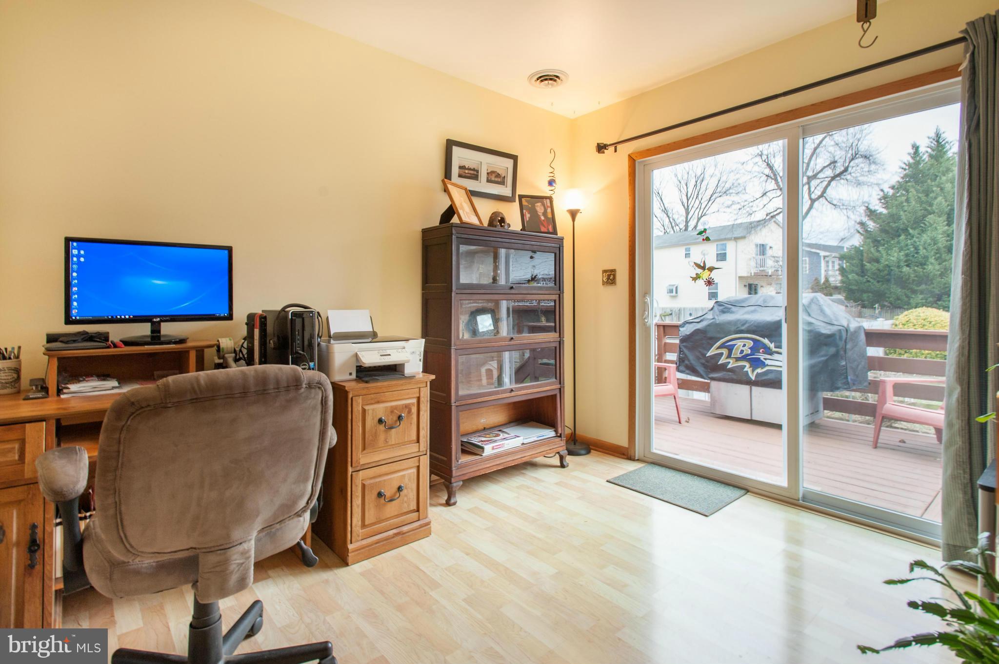 WOODLAND BEACH - Residential