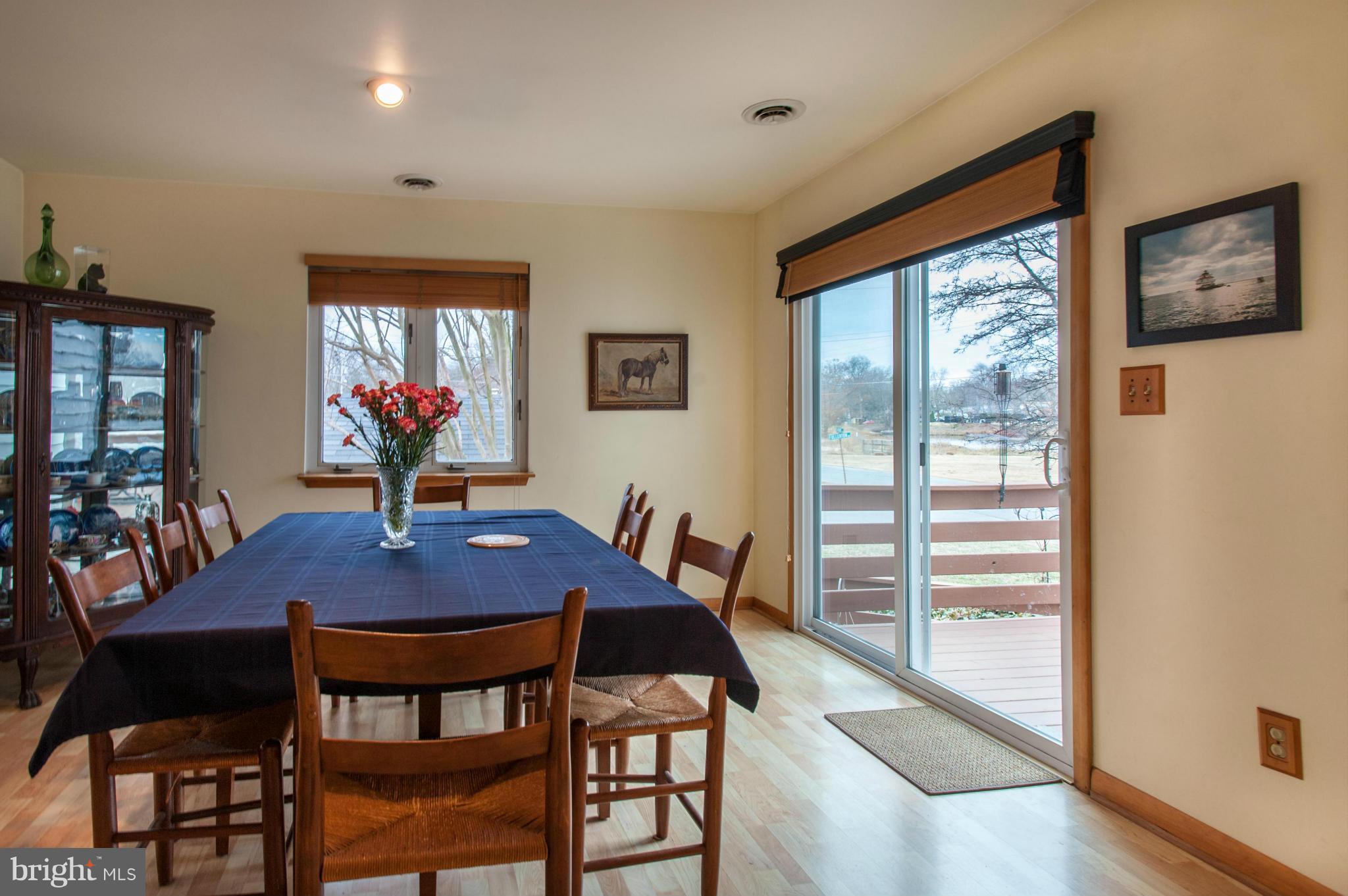 WOODLAND BEACH - Residential