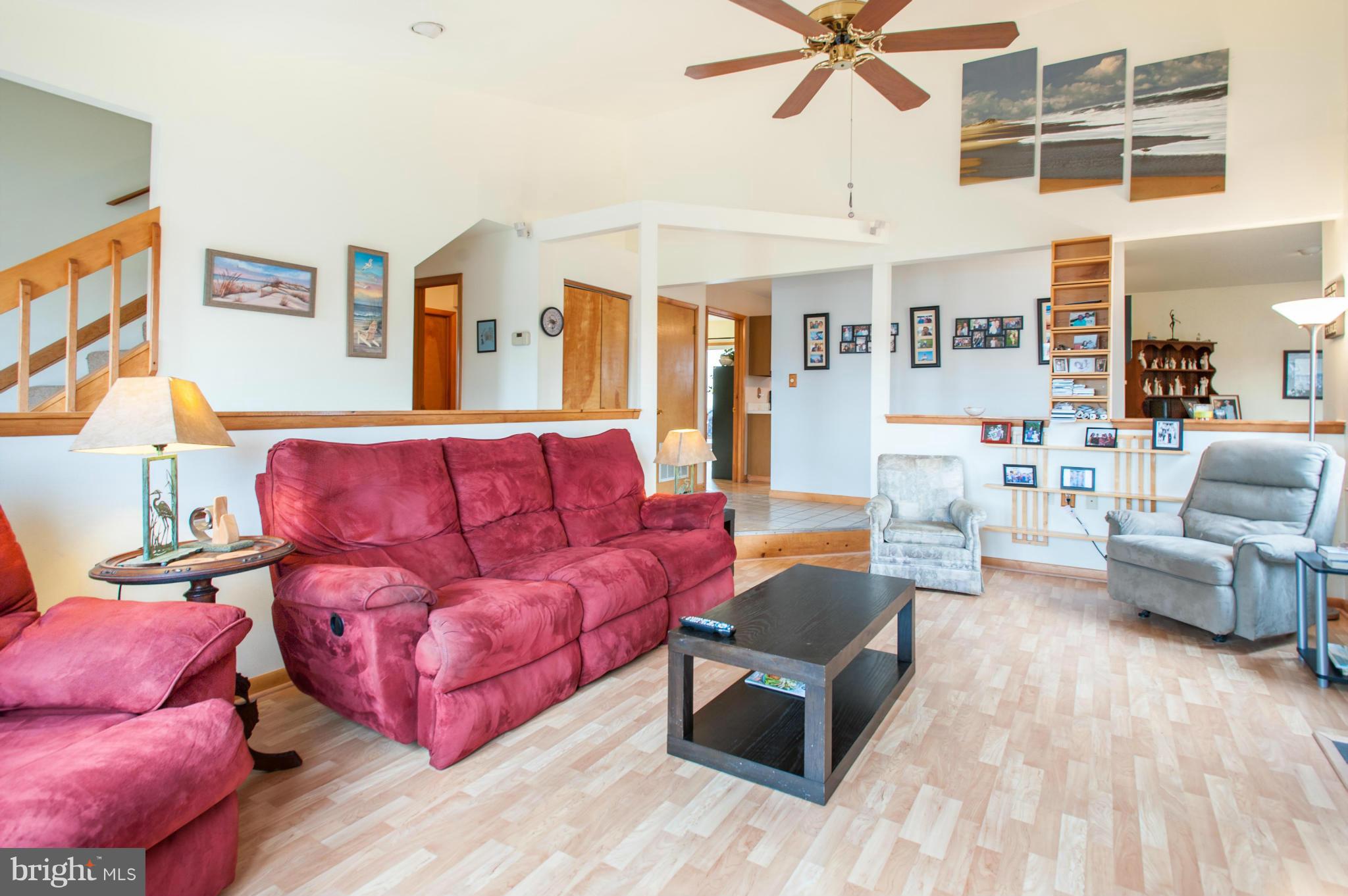 WOODLAND BEACH - Residential