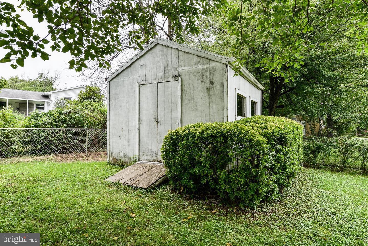 STERLING - Residential Lease