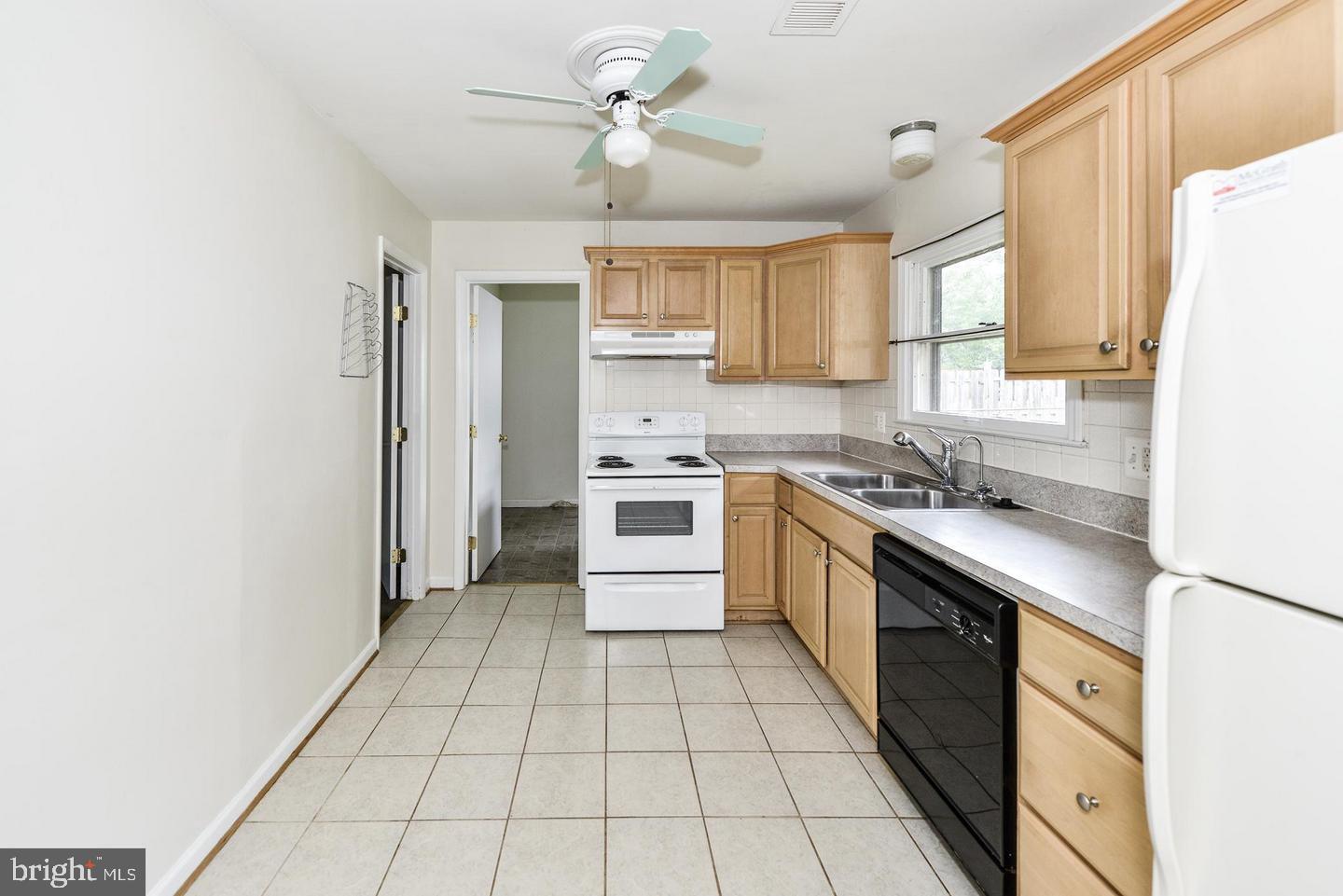 STERLING - Residential Lease