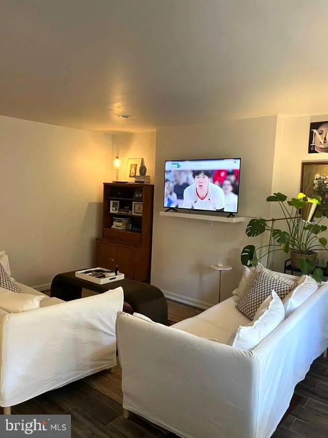 Washington, District Of Columbia 20009, United States, 1 Bedroom Bedrooms, ,1 BathroomBathrooms,Residential,Active,190627