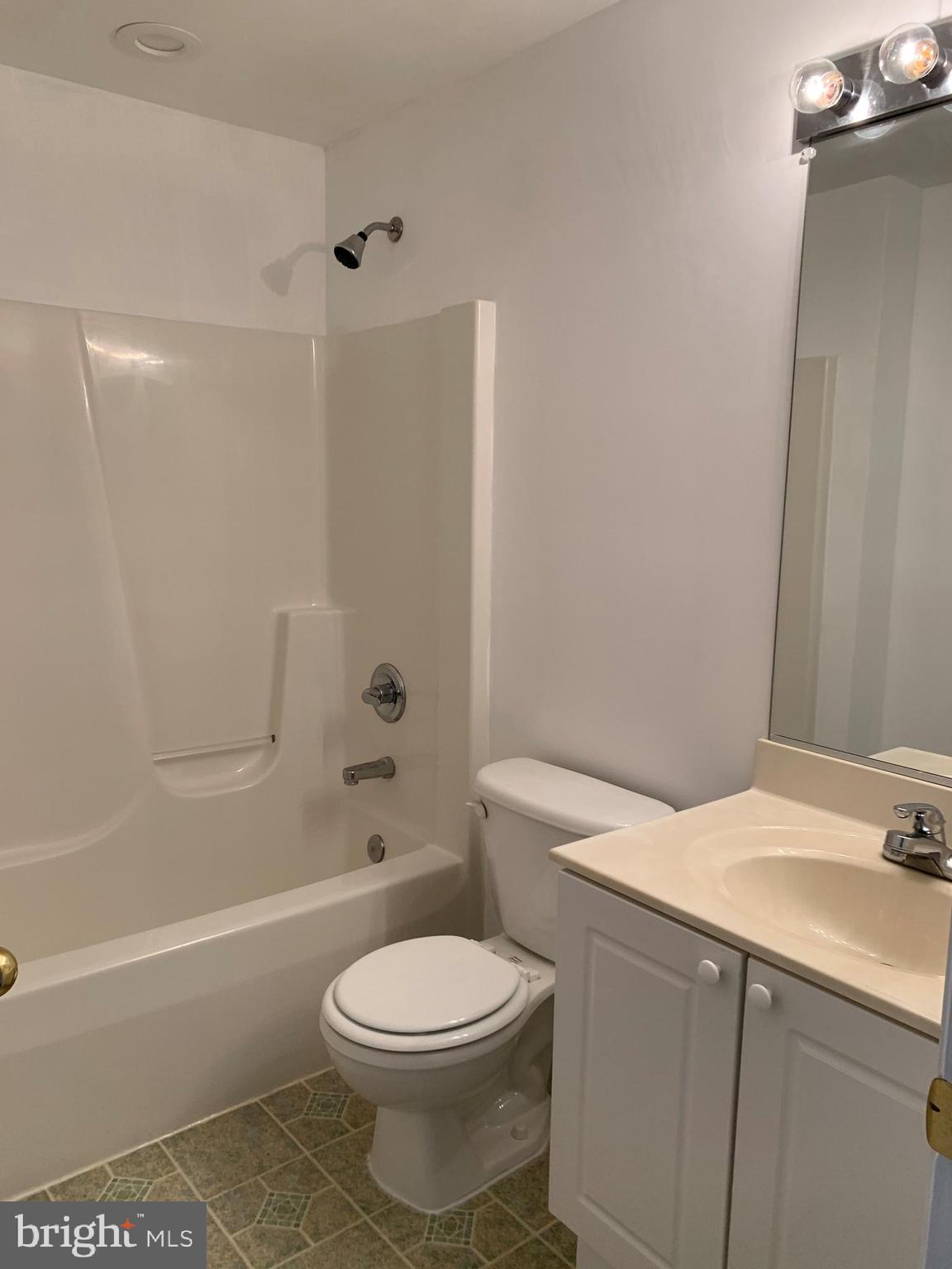 WELLINGTON TRACE - Residential Lease