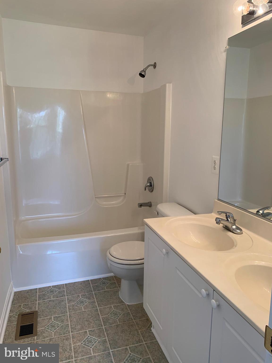 WELLINGTON TRACE - Residential Lease