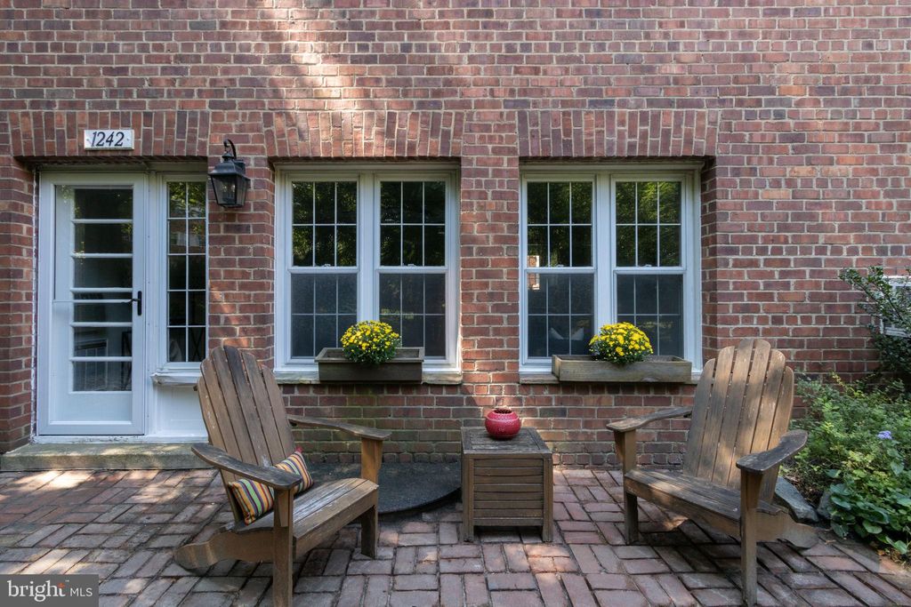 Photo of 1242 Martha Custis Drive, ALEXANDRIA, VA 22302 (MLS # VAAX2048250)