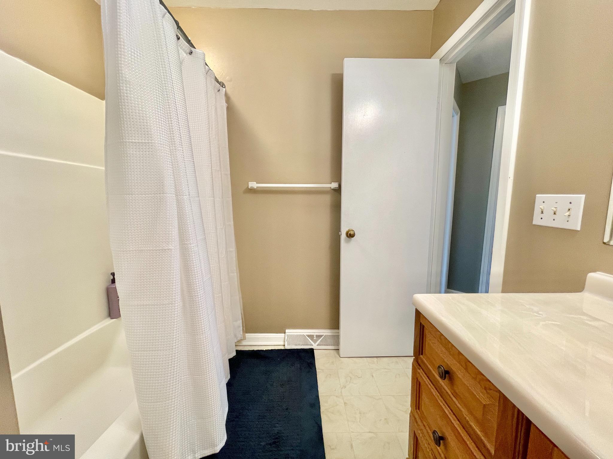 ALTOONA - Residential Lease