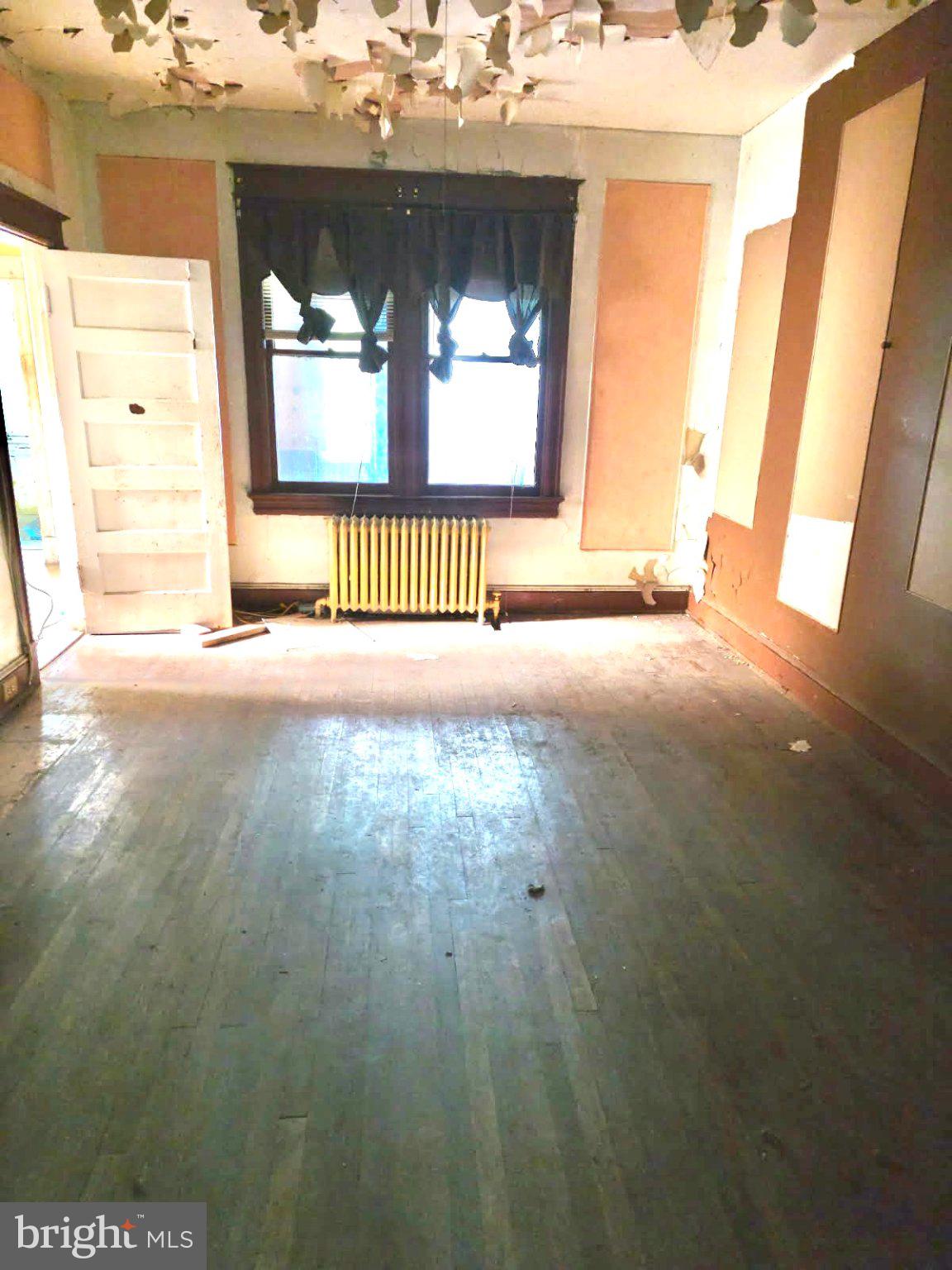 PETWORTH - Commercial Sale