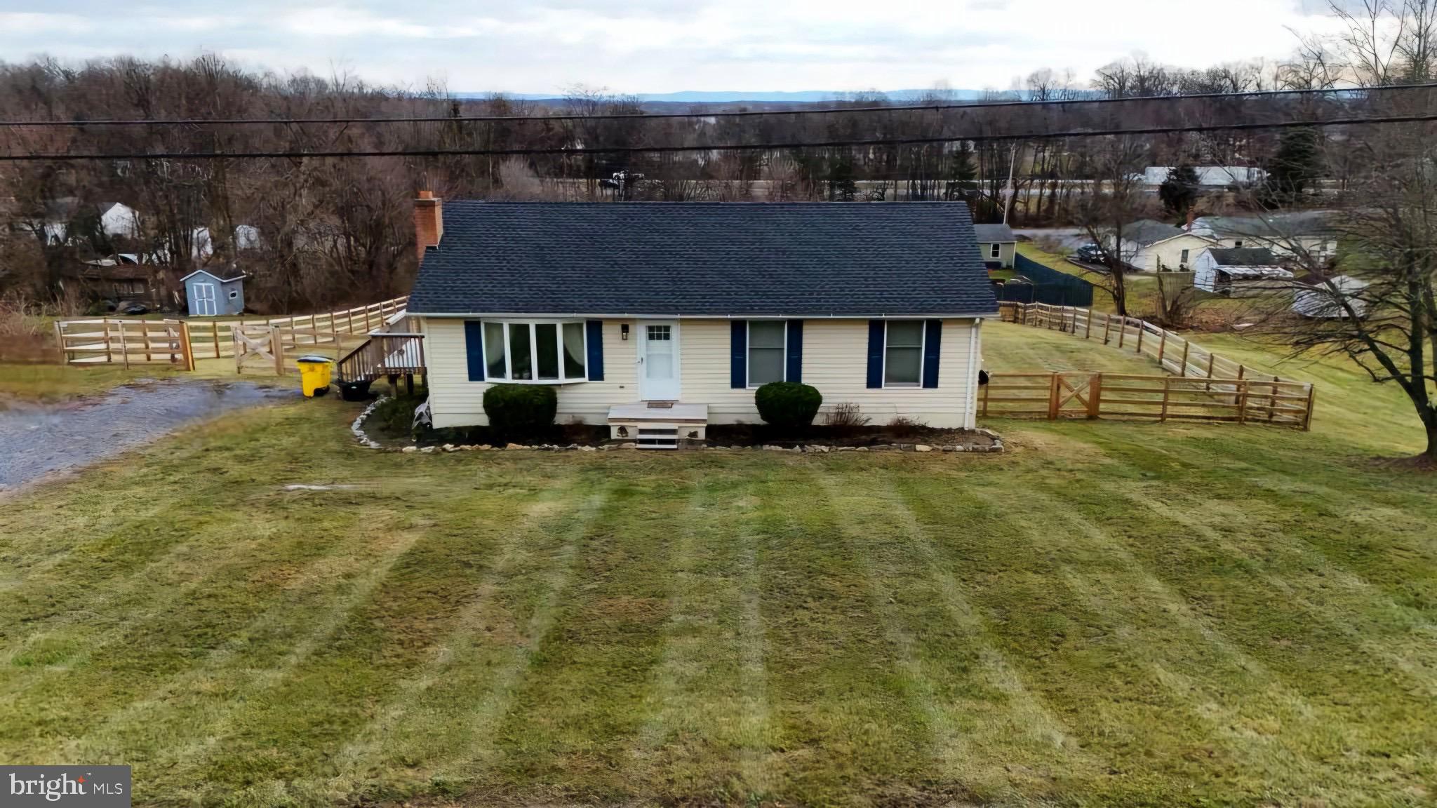 APPLE GLEN - Residential