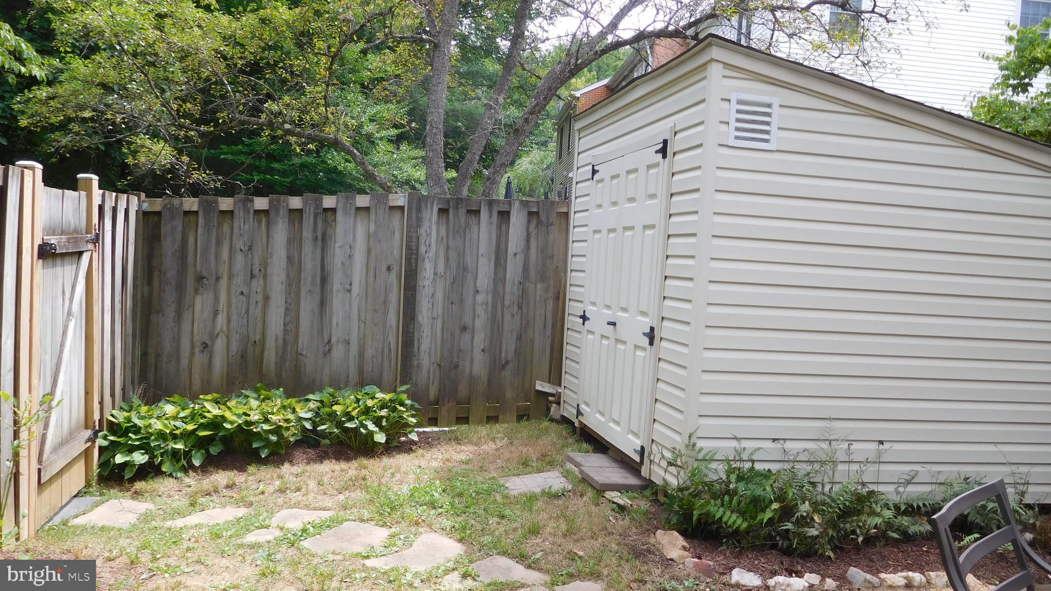 DANBURY FOREST - Residential