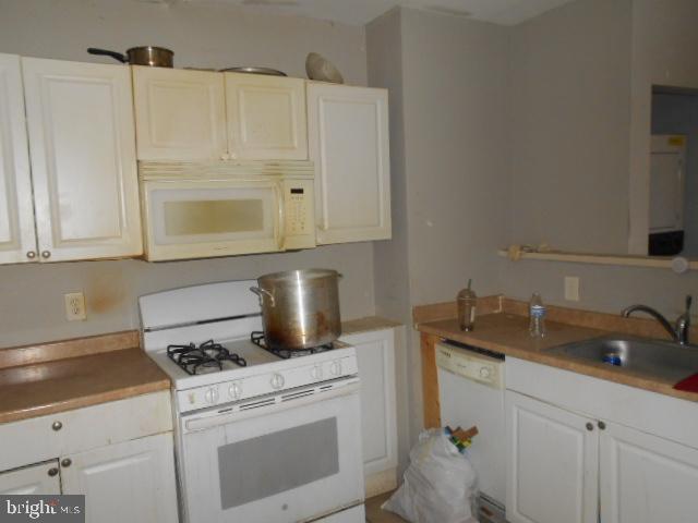 WASHINGTON VILLAGE - Residential