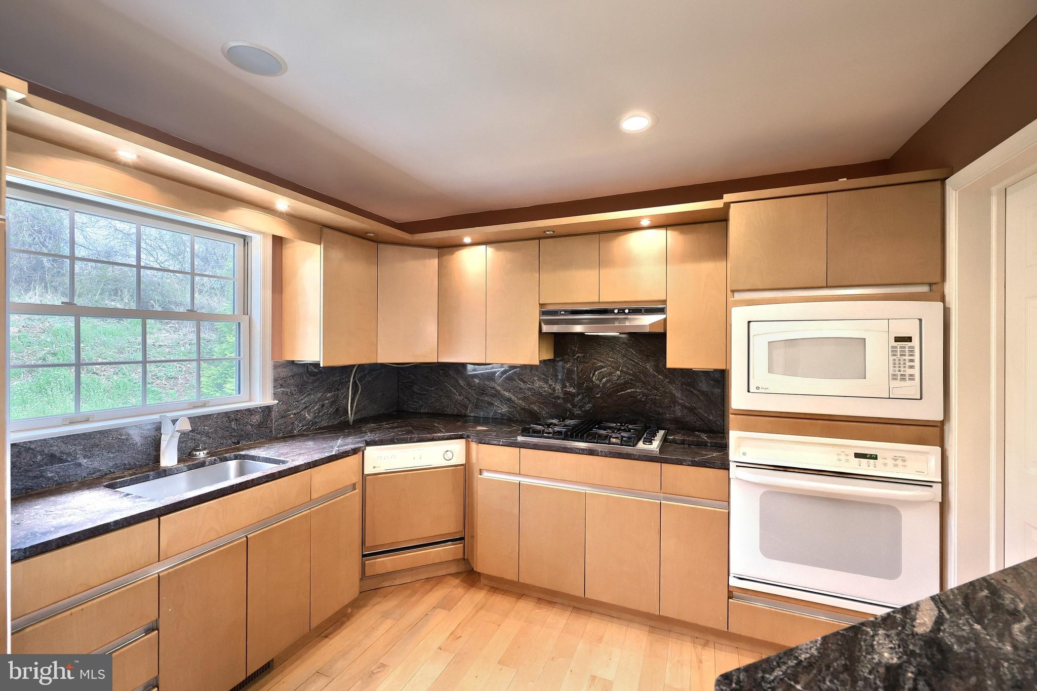 FAIRFAX FARMS - Residential