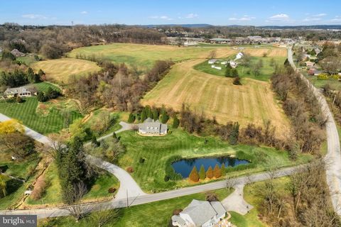 101 FAIRFAX DR. YORK PA 17403