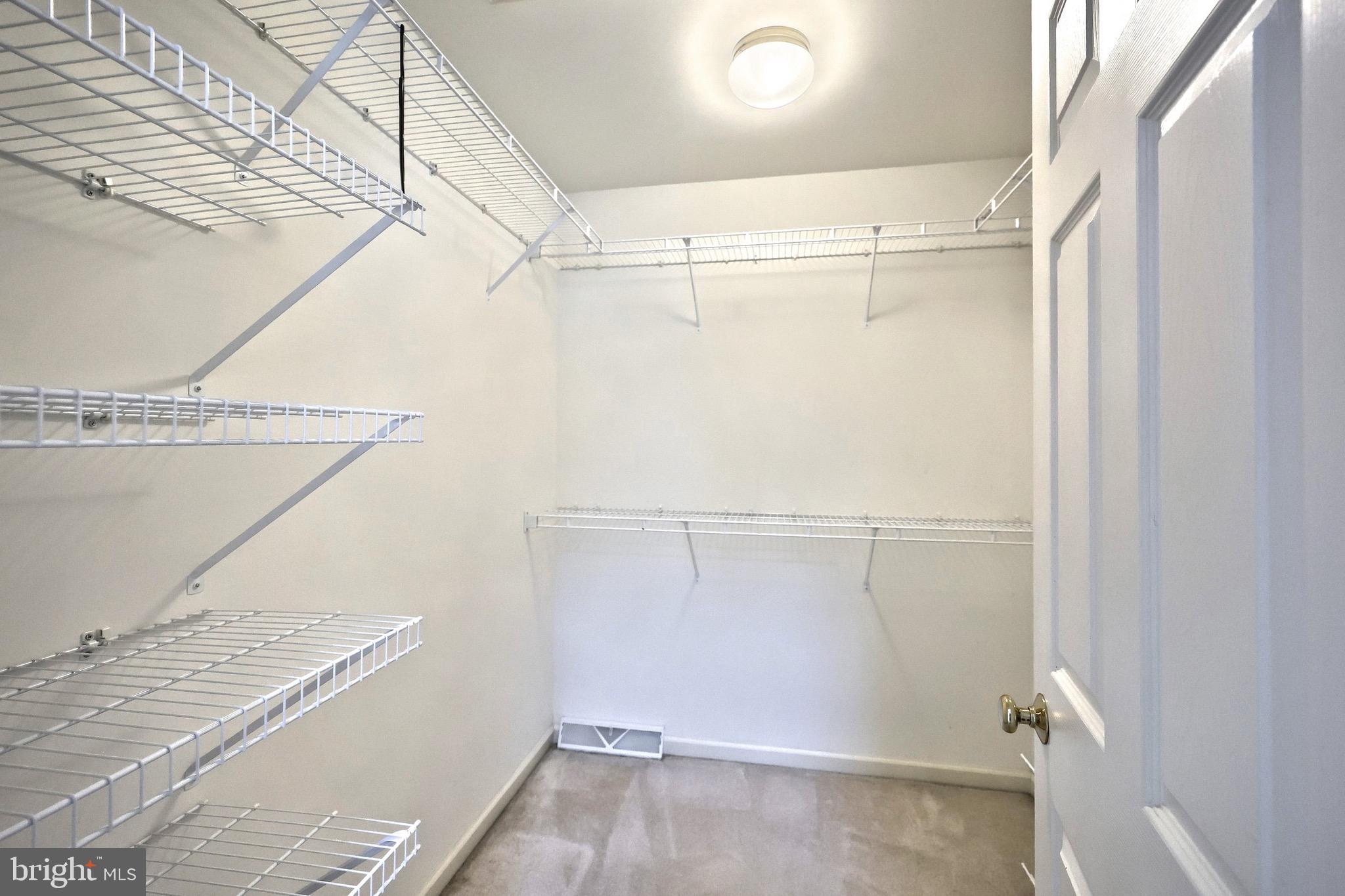 FAIRFAX FARMS - Residential