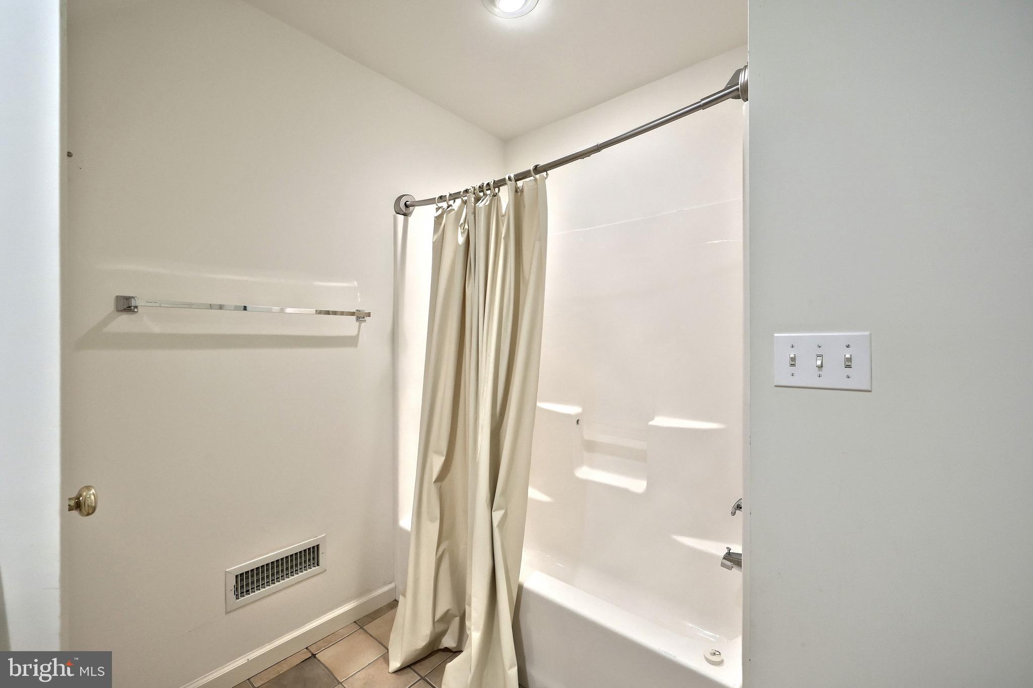 FAIRFAX FARMS - Residential