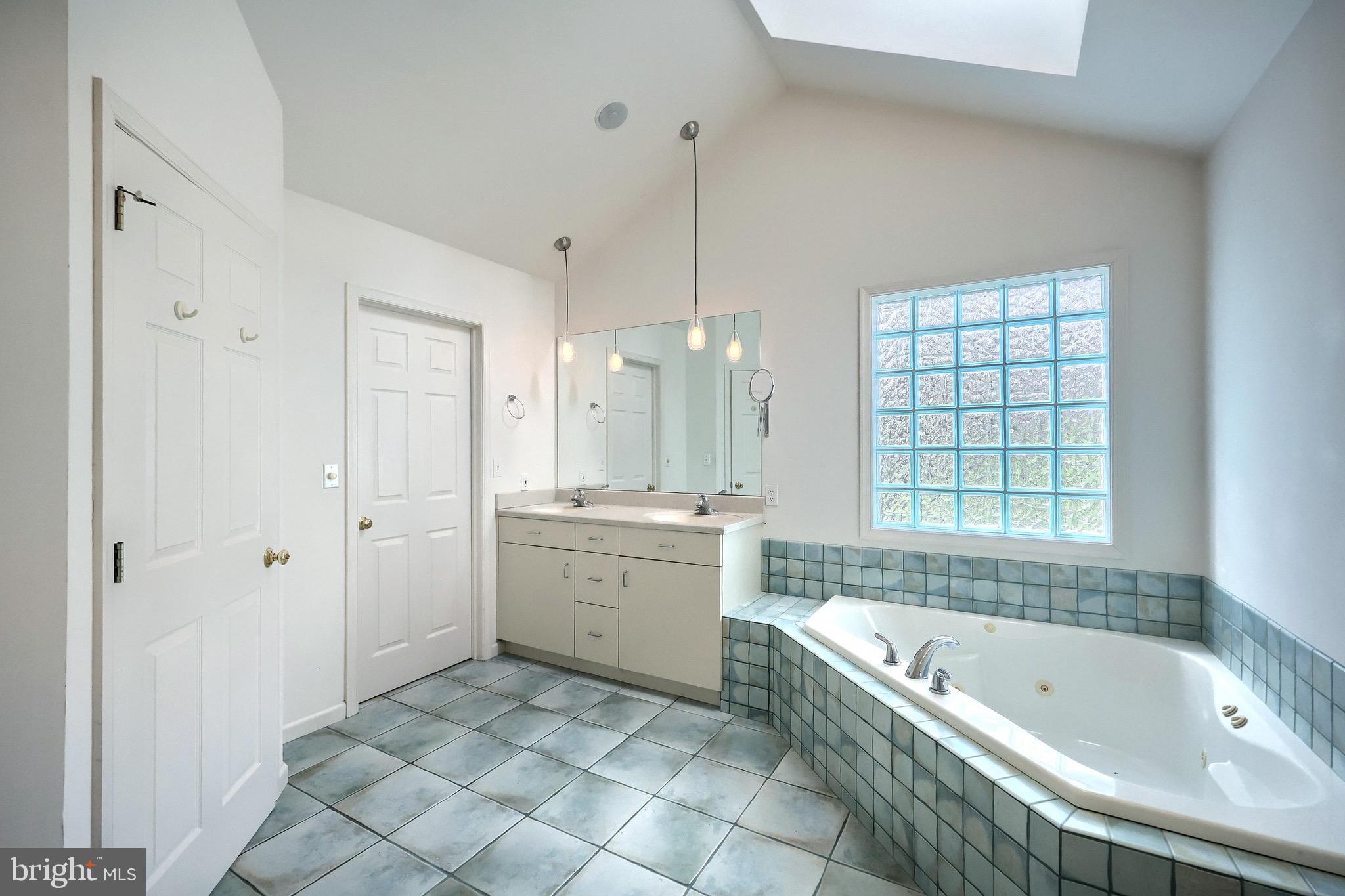 FAIRFAX FARMS - Residential