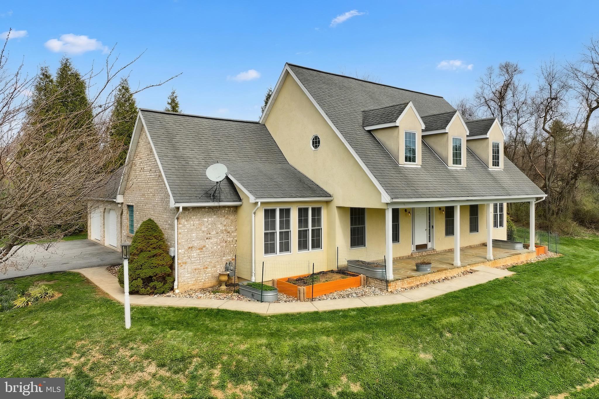 FAIRFAX FARMS - Residential