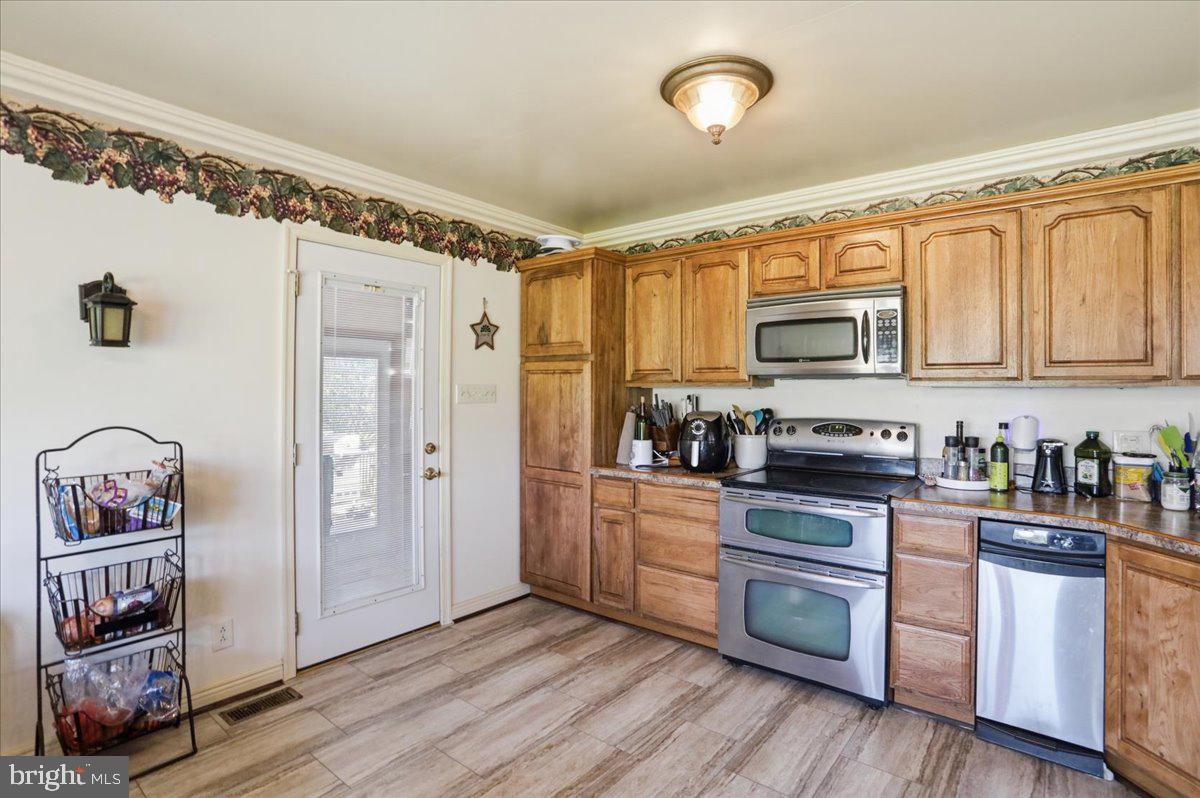 TEARCOAT ACRES - Residential