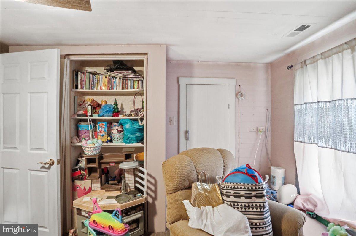 TEARCOAT ACRES - Residential