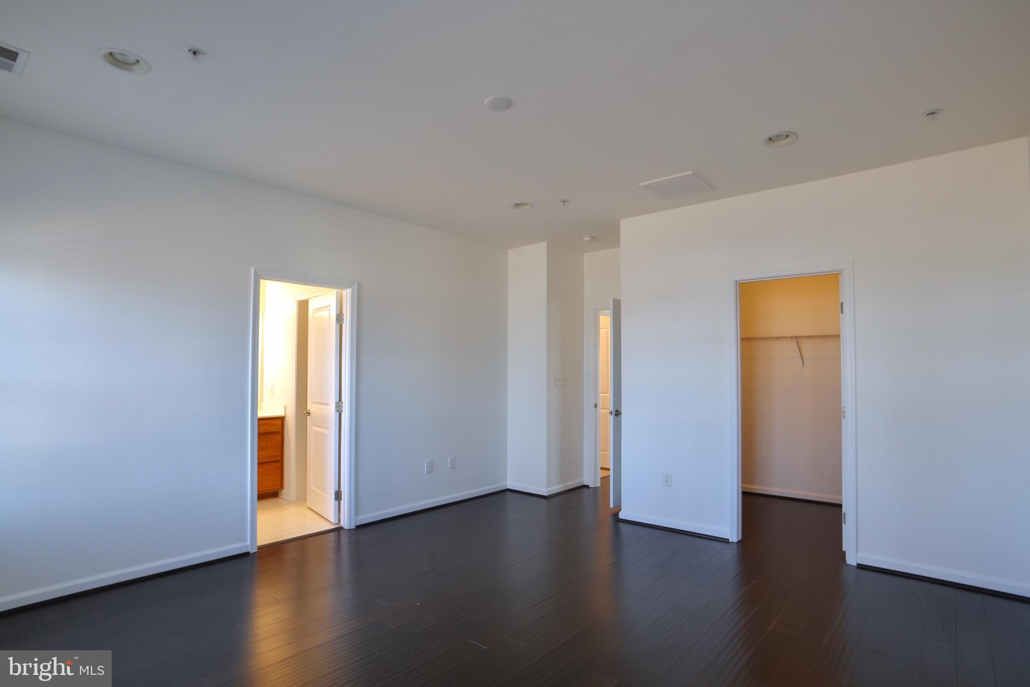 THE PARK AT ADDISON METRO - Residential