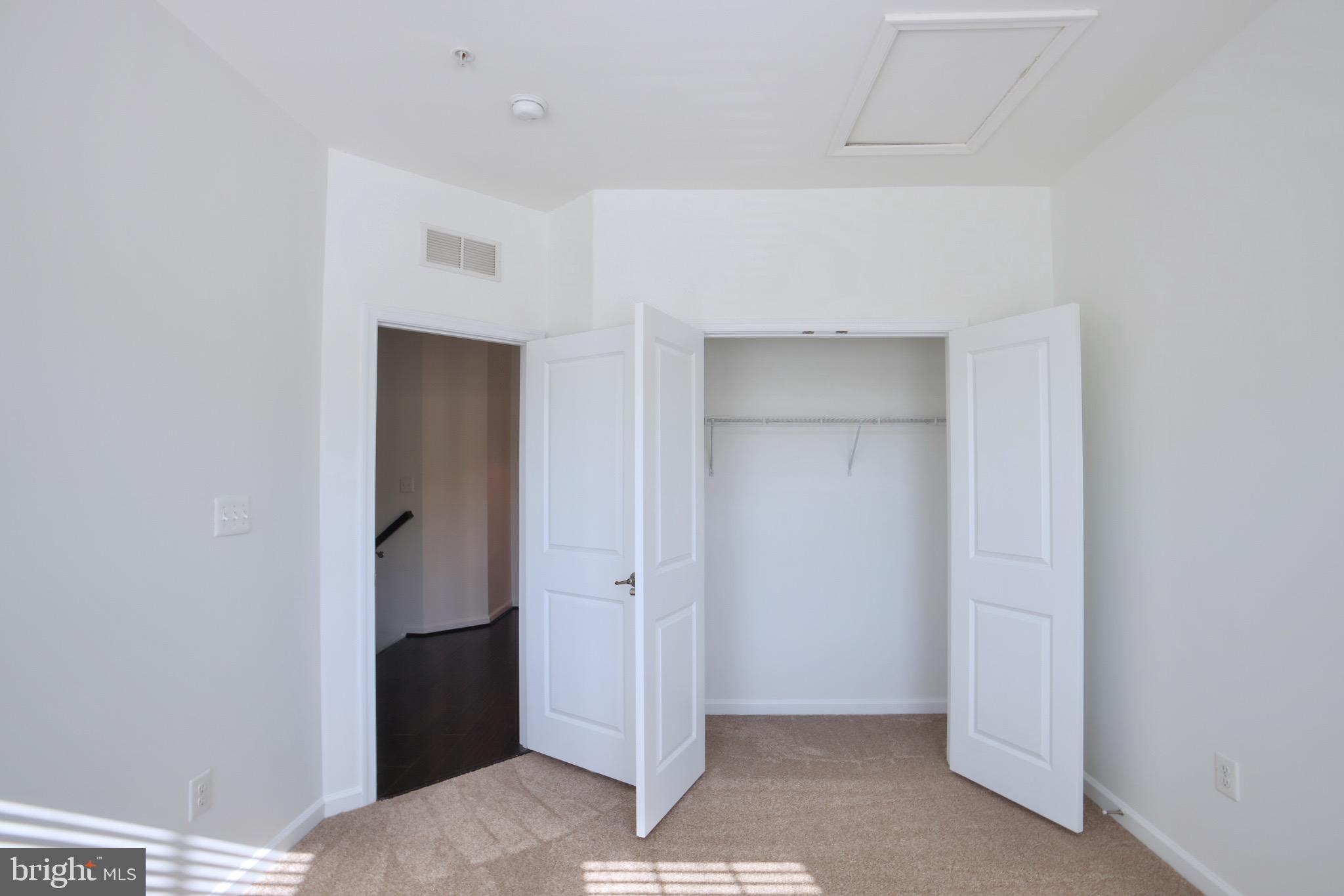 THE PARK AT ADDISON METRO - Residential