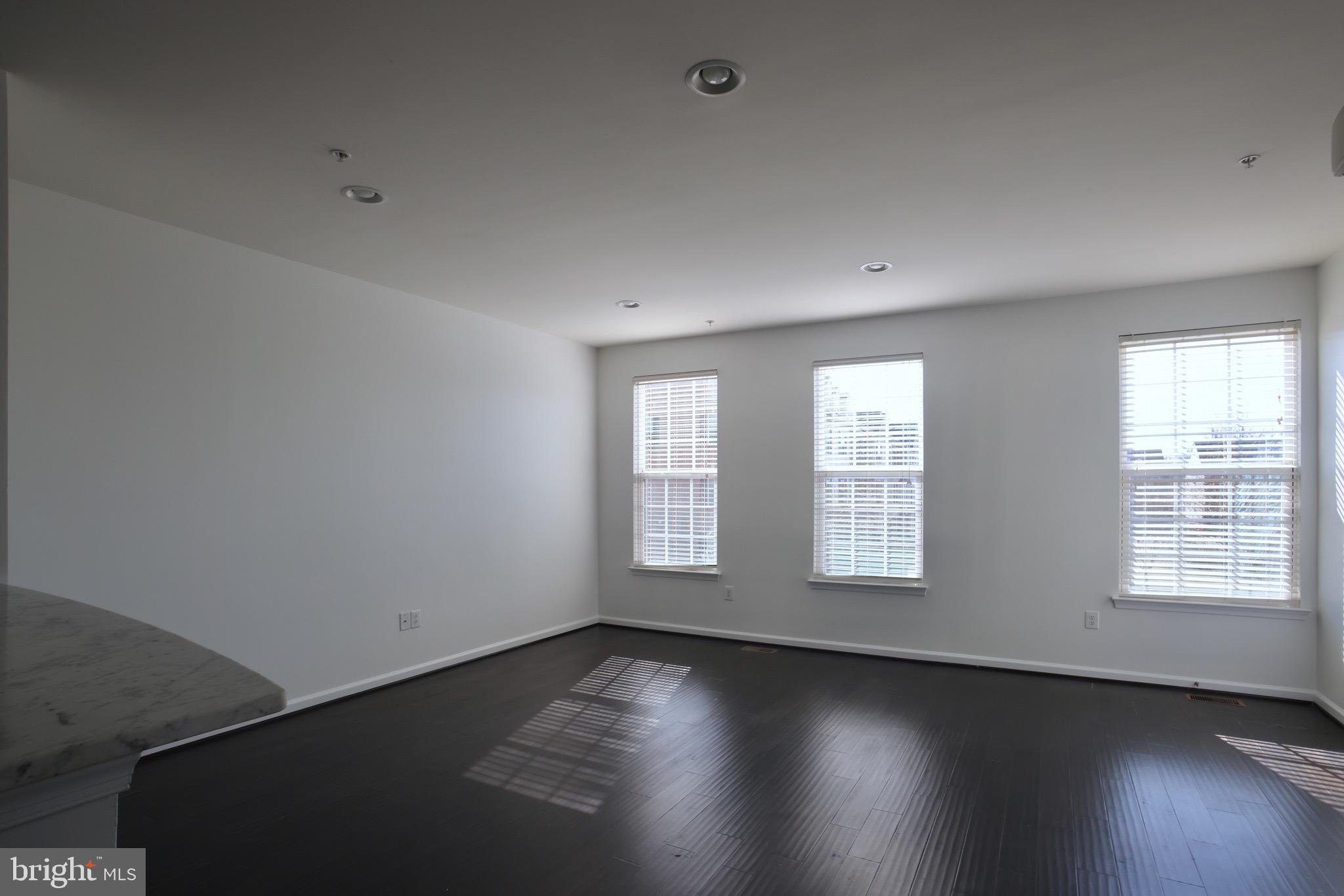 THE PARK AT ADDISON METRO - Residential