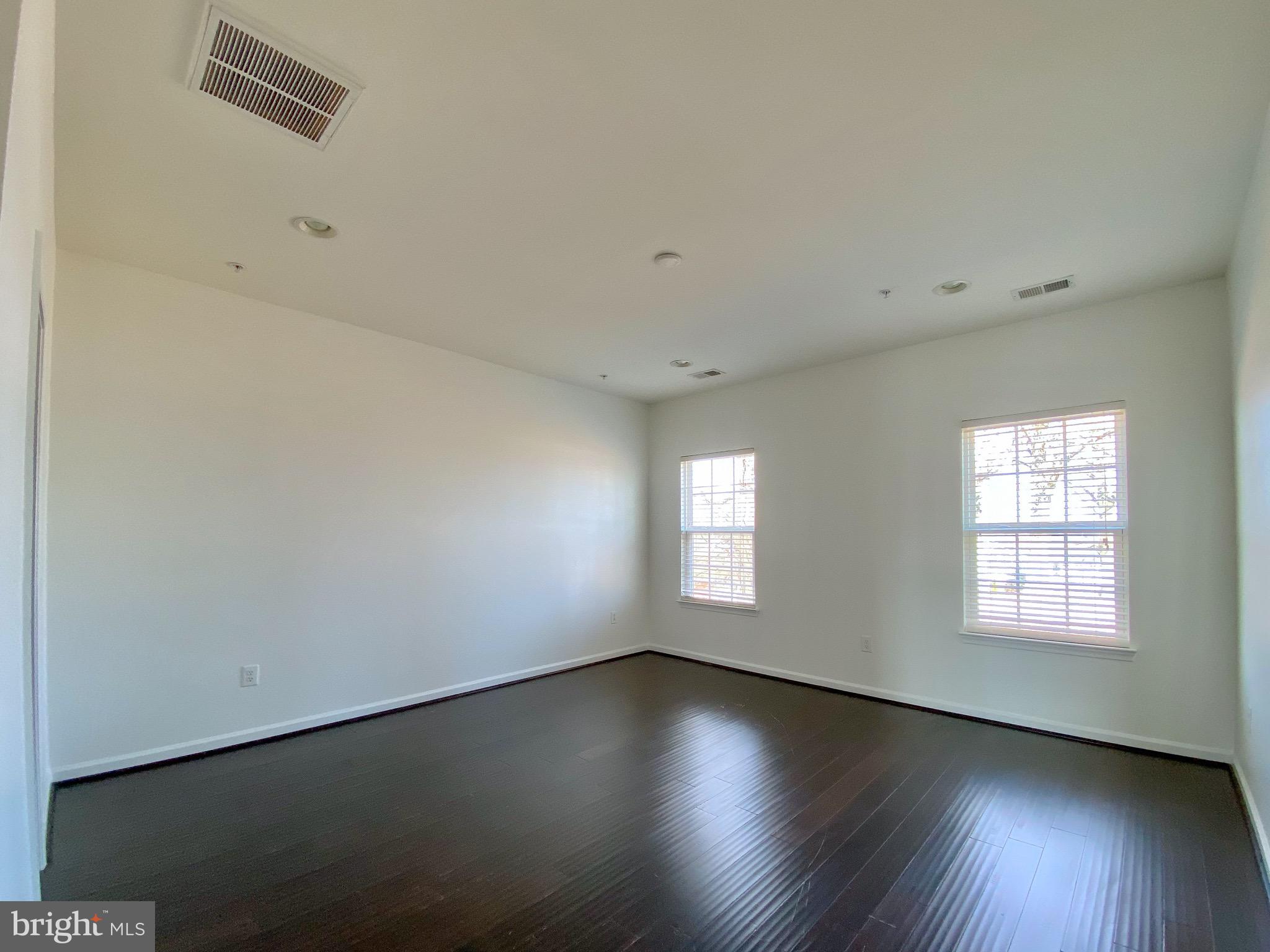 THE PARK AT ADDISON METRO - Residential