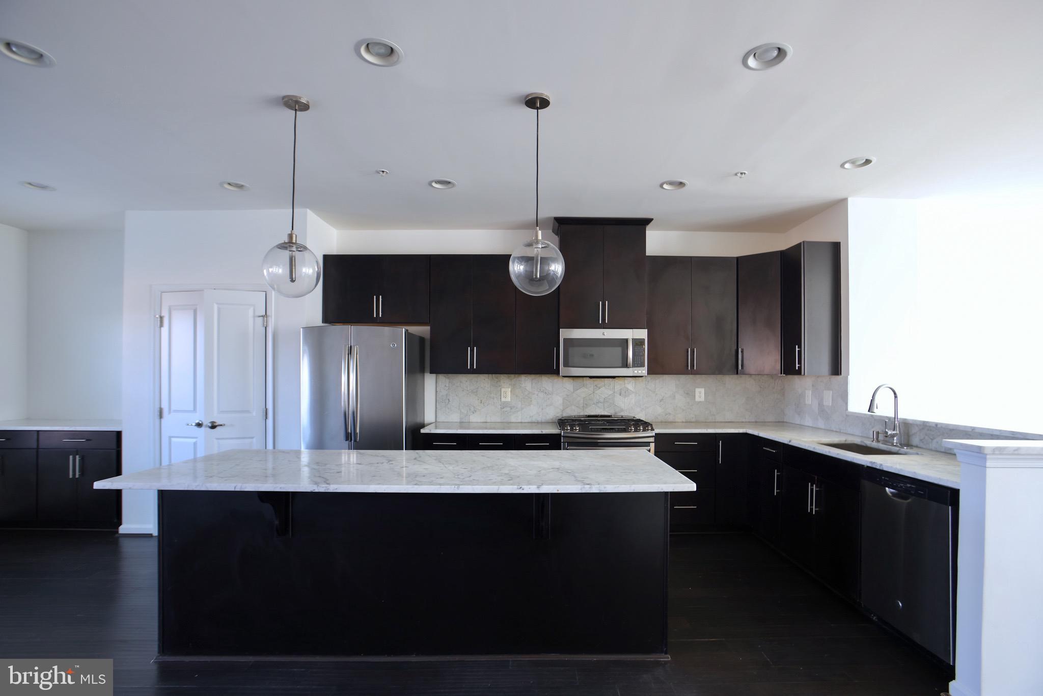 THE PARK AT ADDISON METRO - Residential