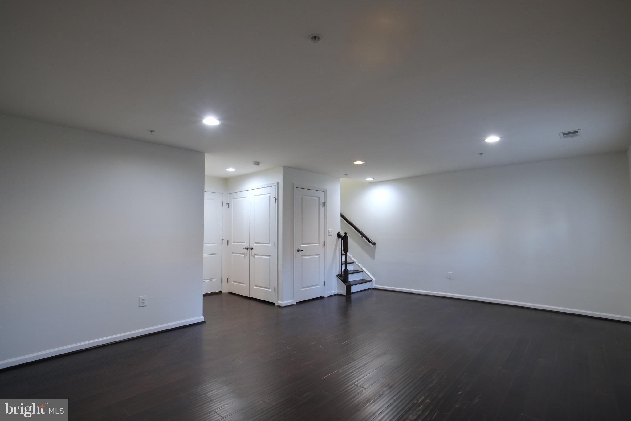 THE PARK AT ADDISON METRO - Residential