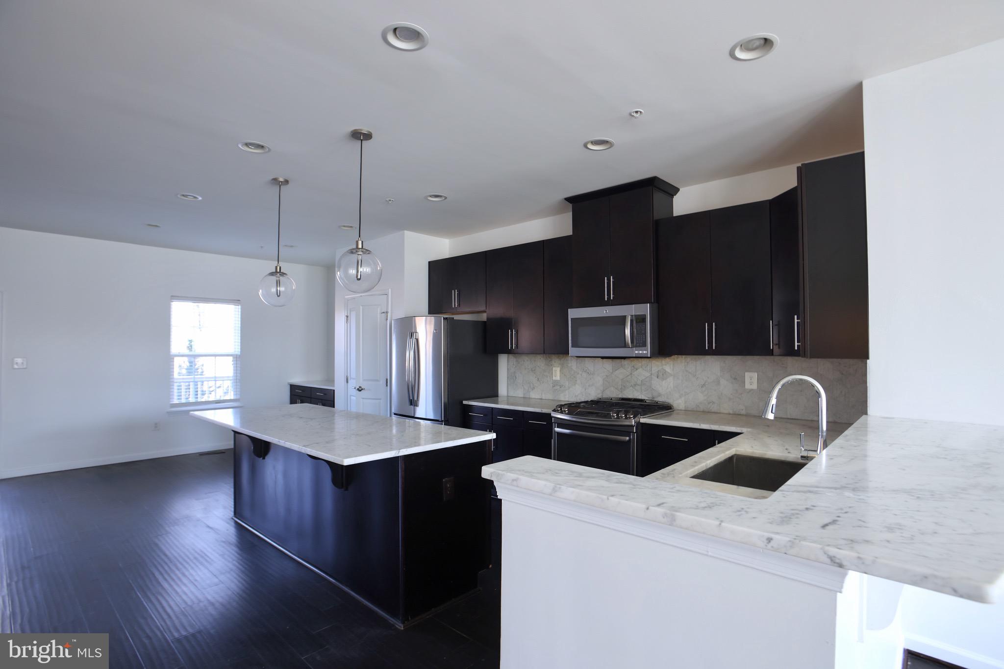 THE PARK AT ADDISON METRO - Residential