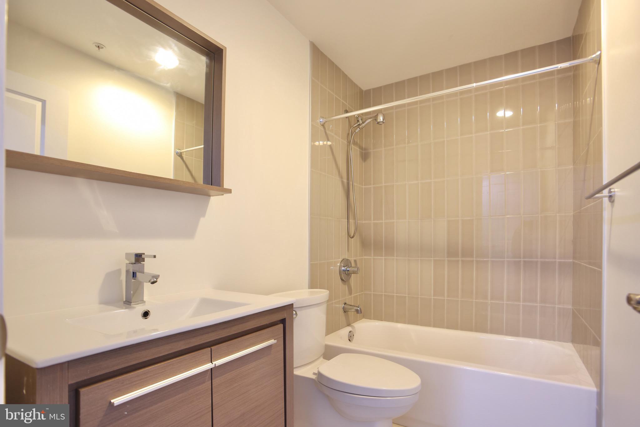 THE PARK AT ADDISON METRO - Residential