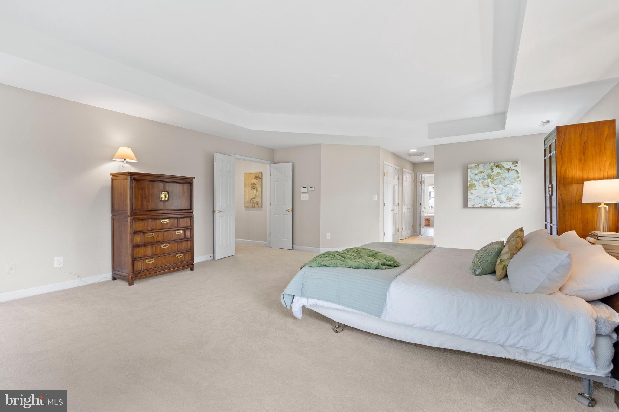 HUNTING HILLS - Residential