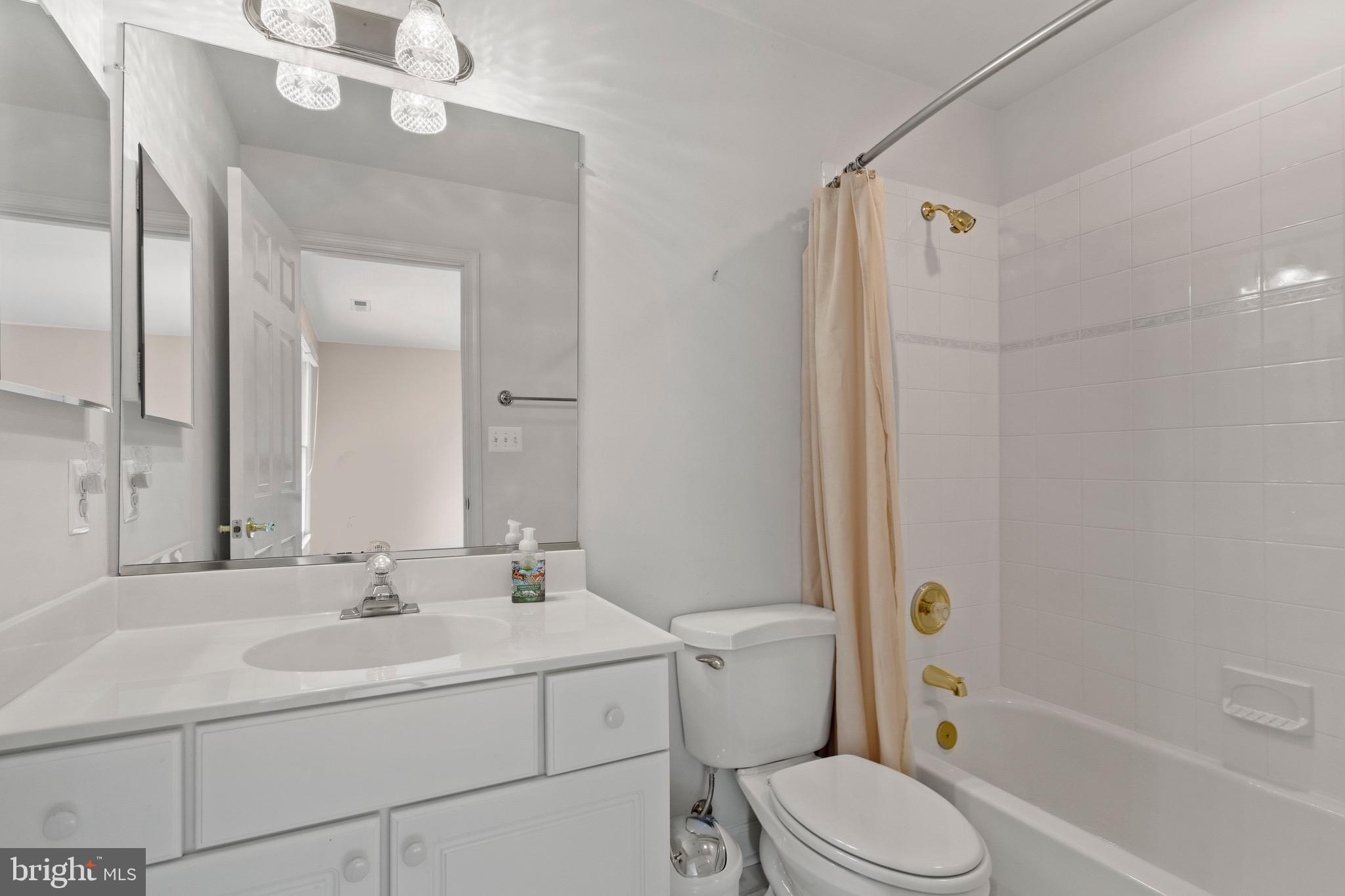 HUNTING HILLS - Residential