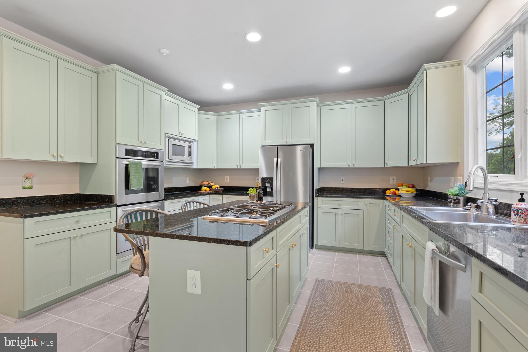 HUNTING HILLS - Residential