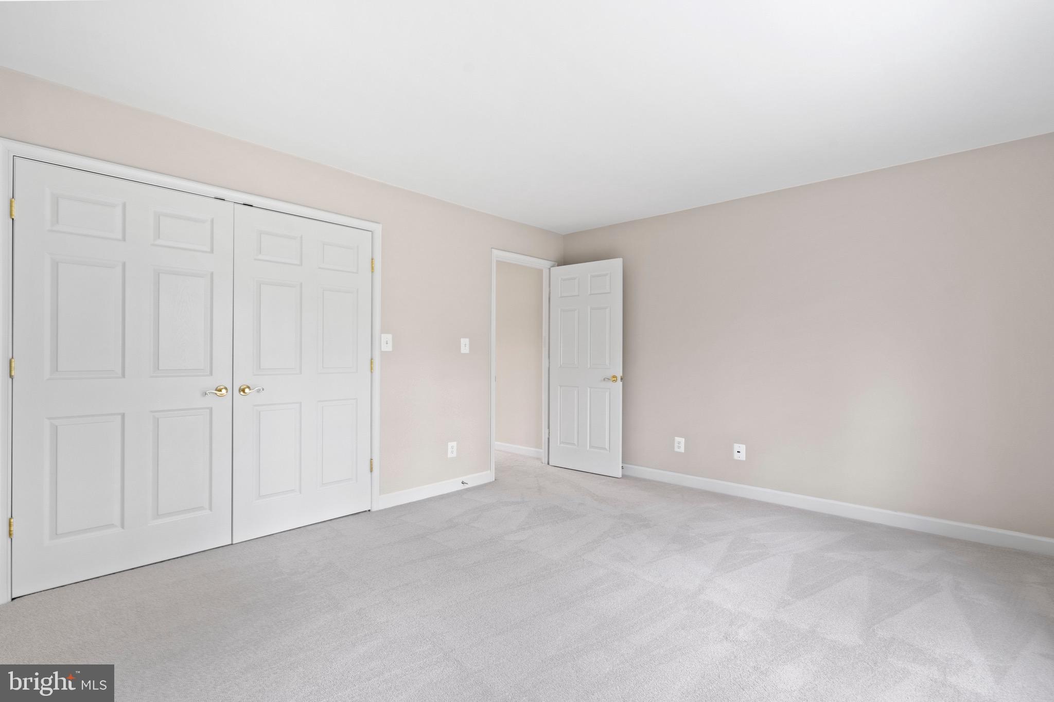 HUNTING HILLS - Residential