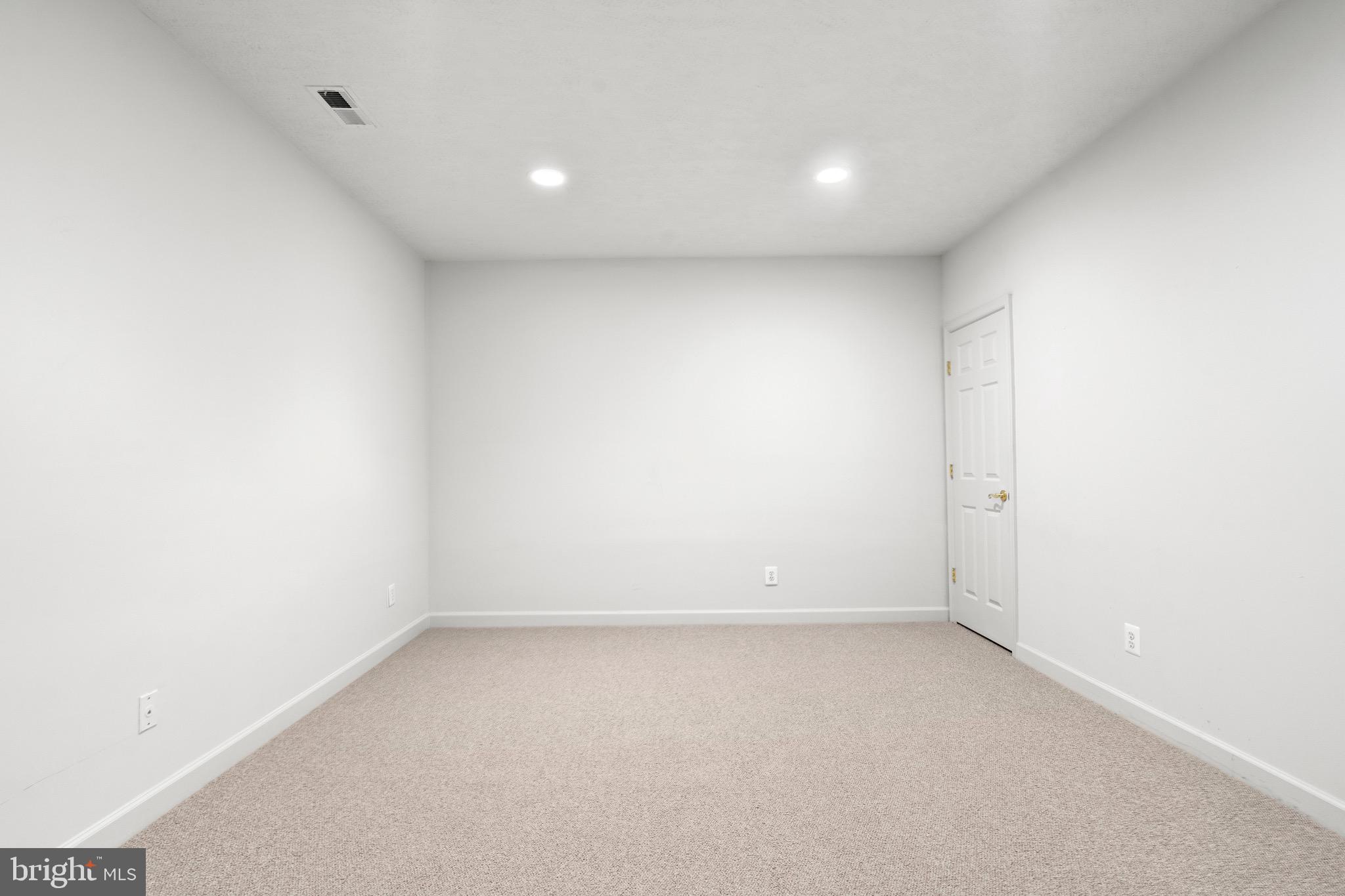 HUNTING HILLS - Residential