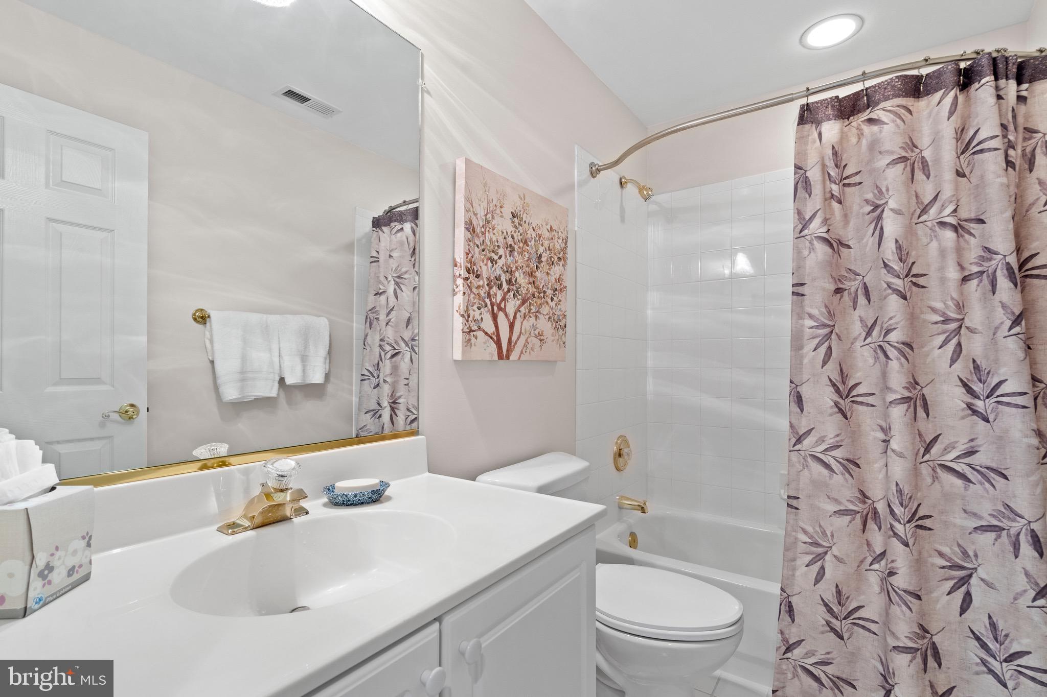 HUNTING HILLS - Residential