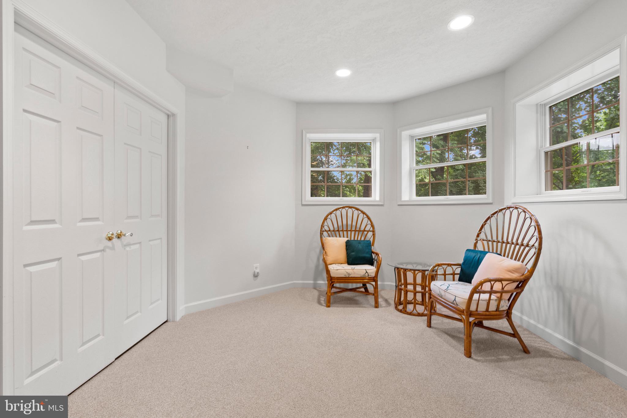 HUNTING HILLS - Residential