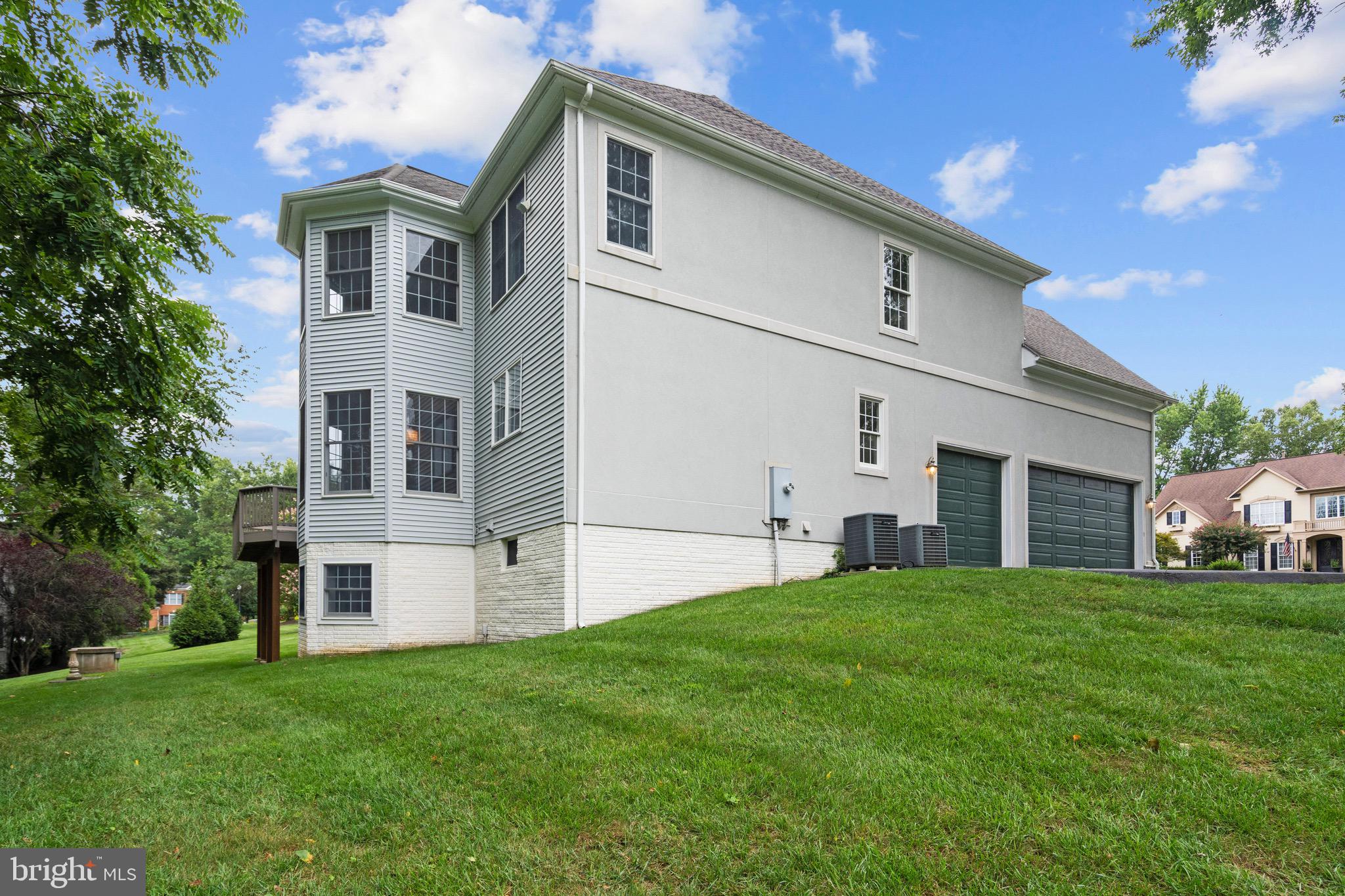 HUNTING HILLS - Residential