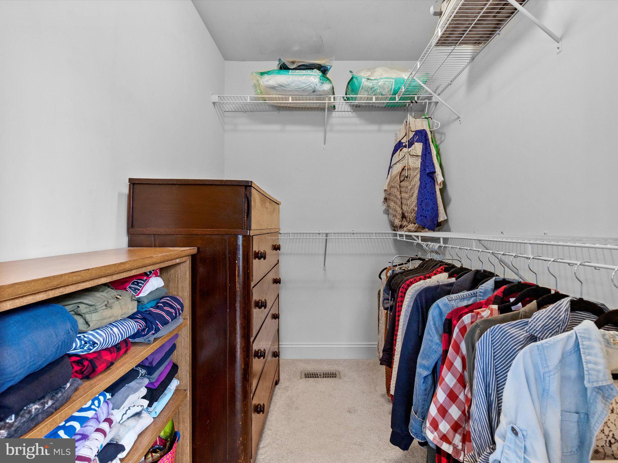 BUMBLE BEE HOLLOW - Residential